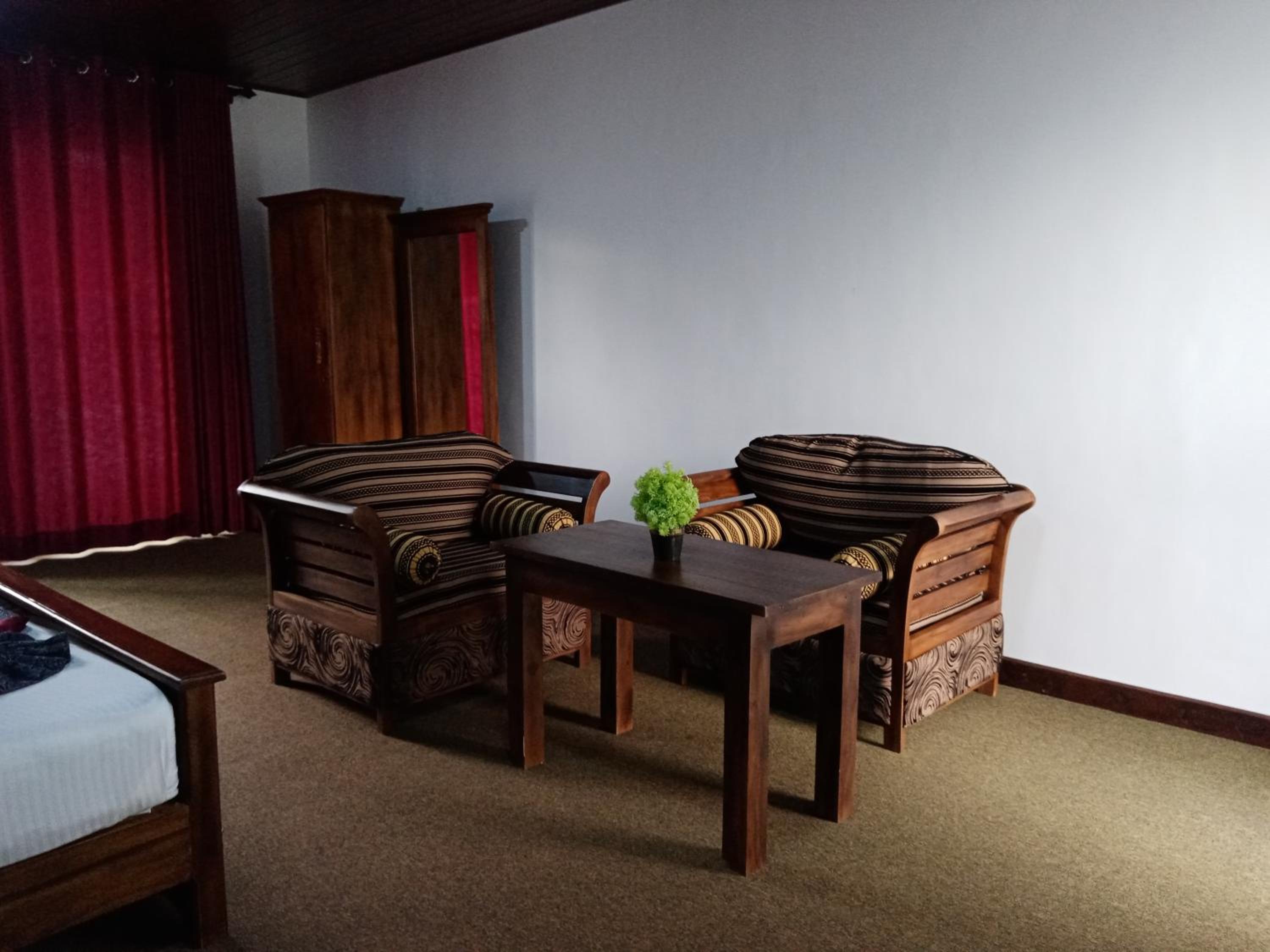 Deluxe Family Room photo 1