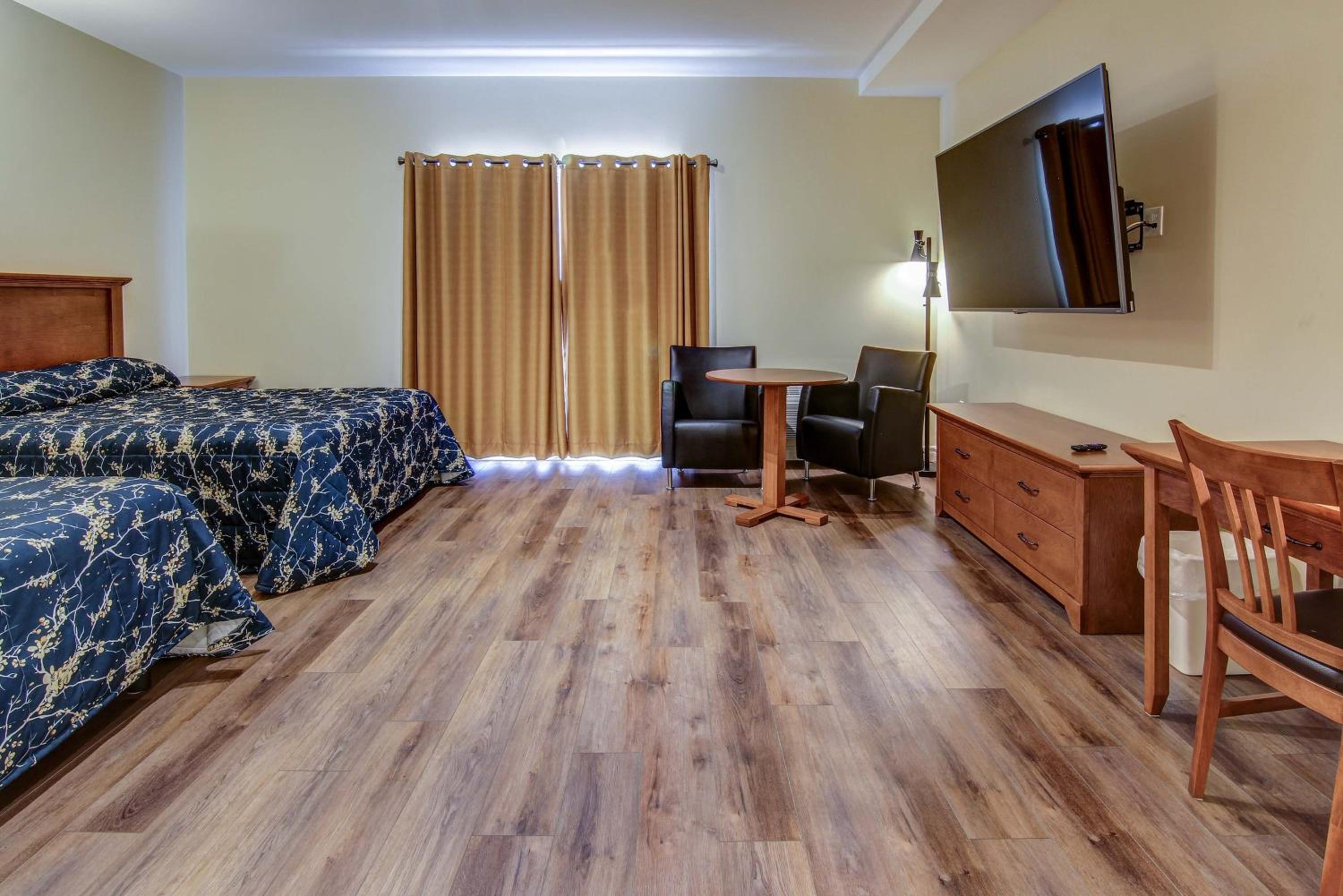 Superior Queen Room with Two Queen Beds photo 3