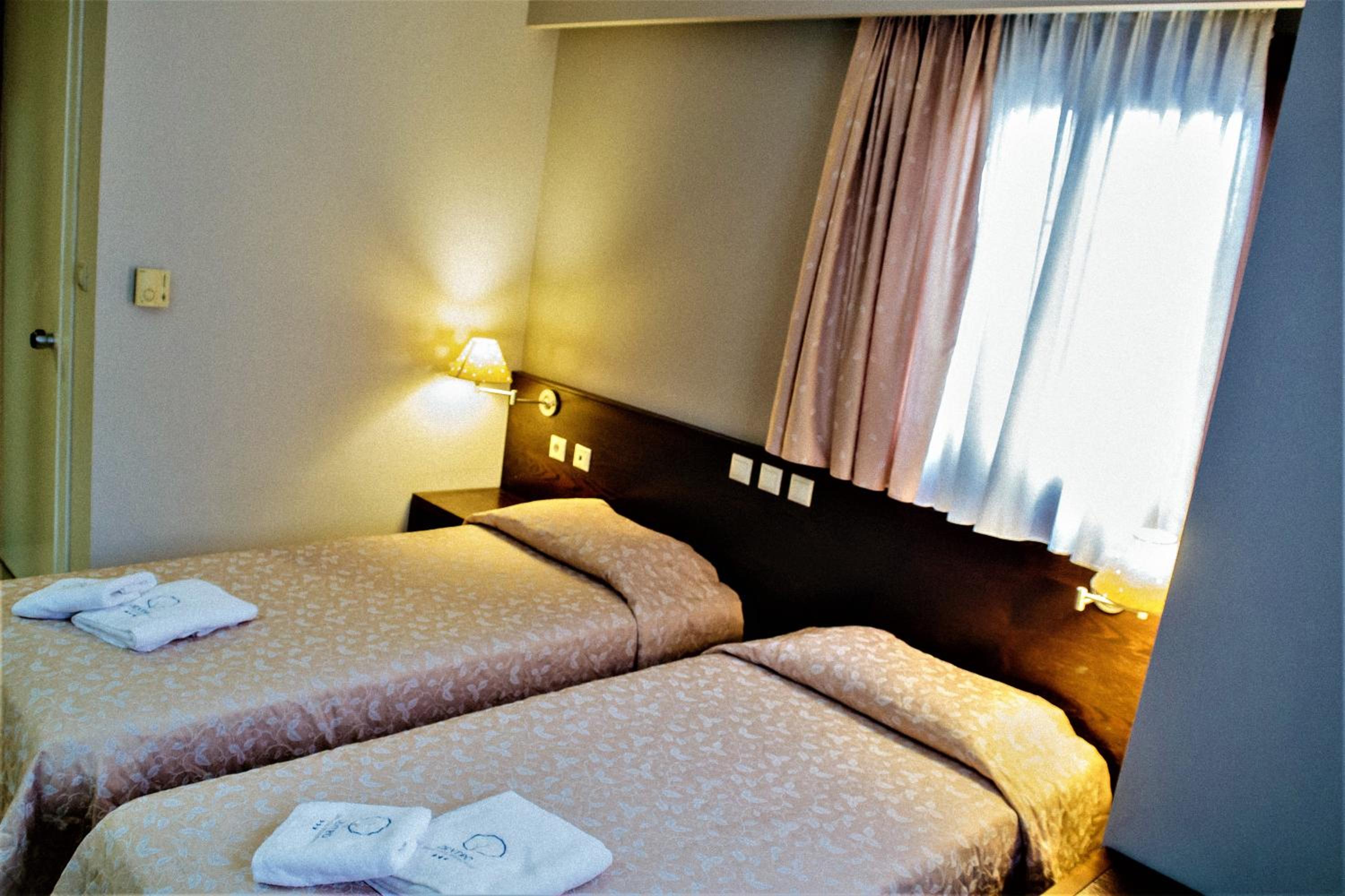 Double or Twin Room photo 3