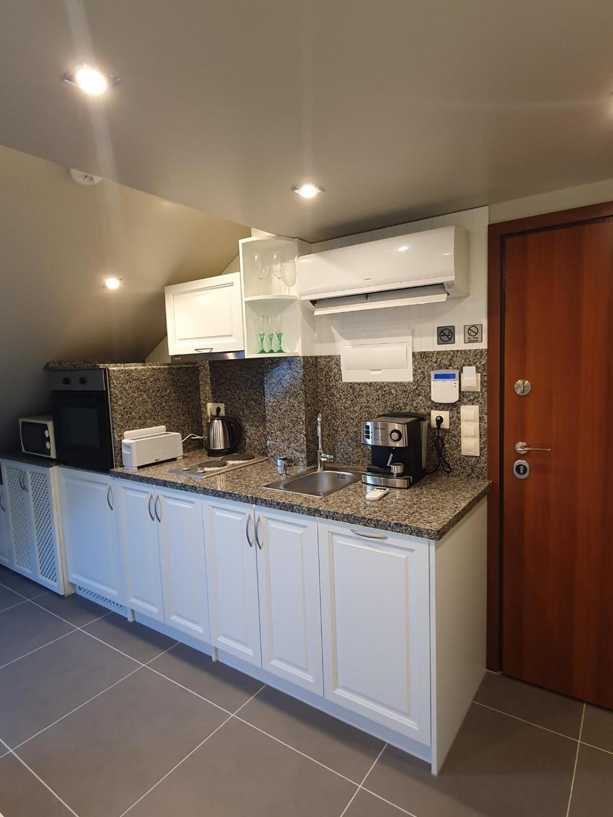 One-Bedroom Apartment - Photo 19