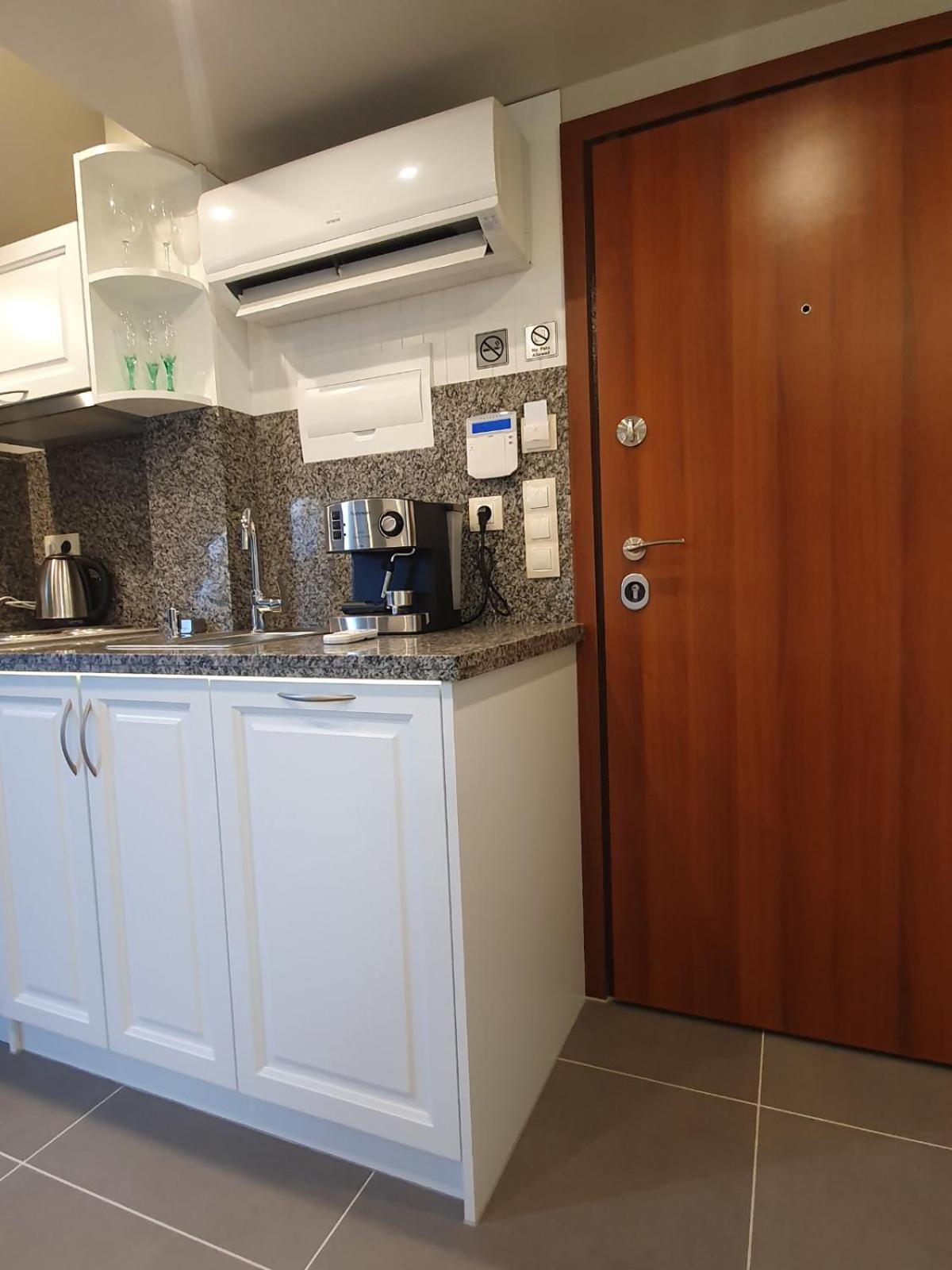 One-Bedroom Apartment - Photo 17