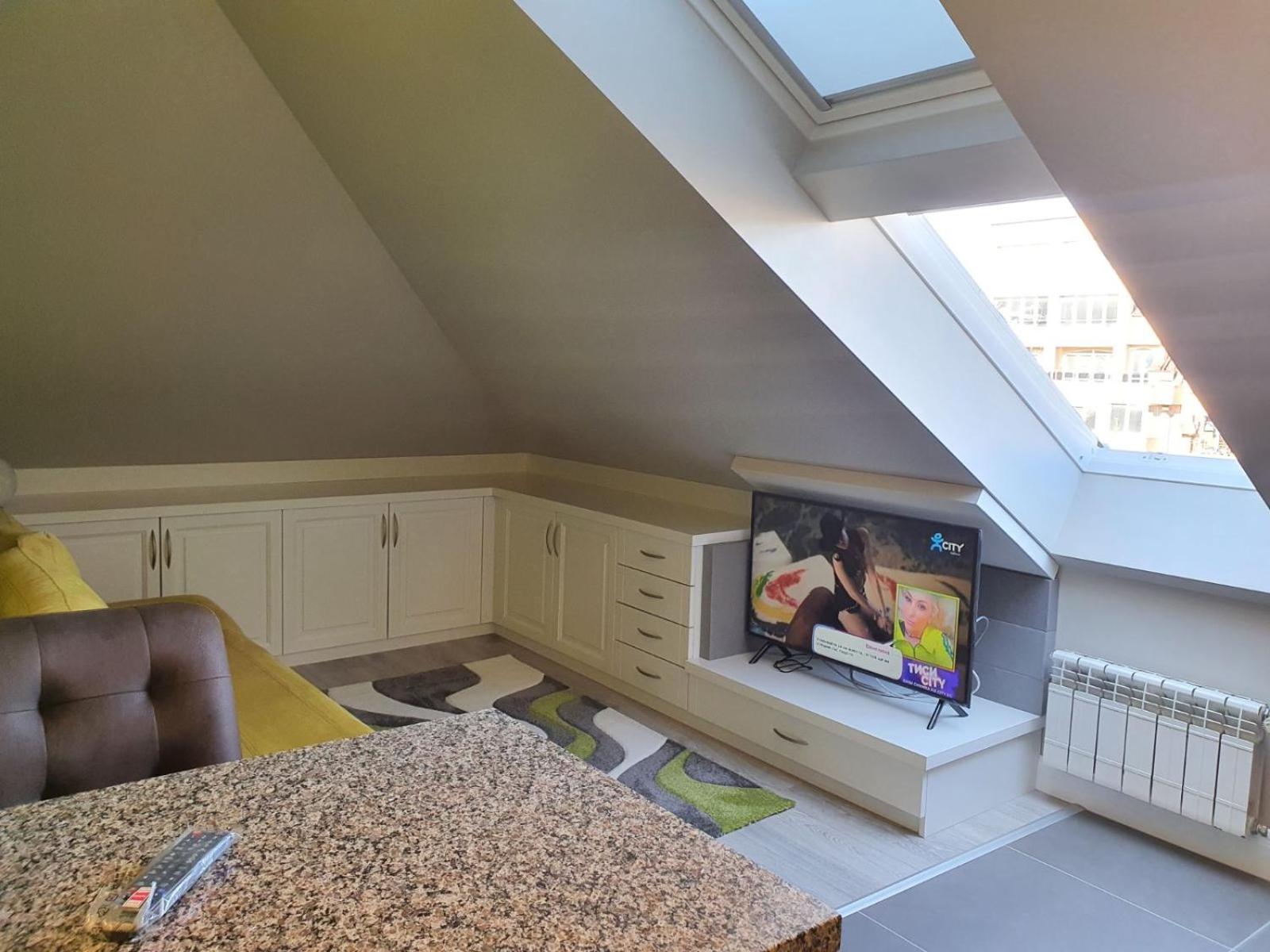 One-Bedroom Apartment - Photo 18