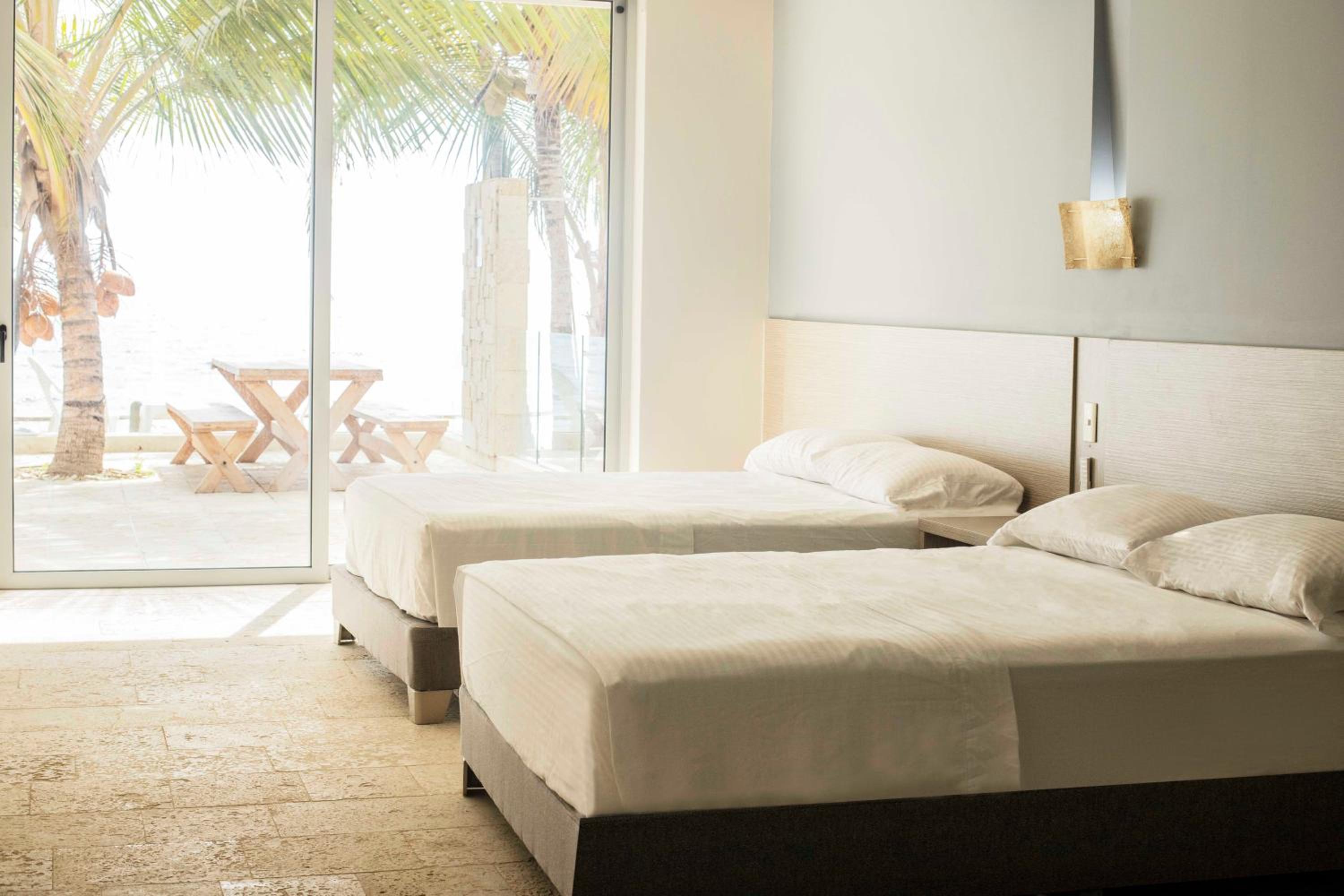 Deluxe Double or Twin Room with Sea View photo 3