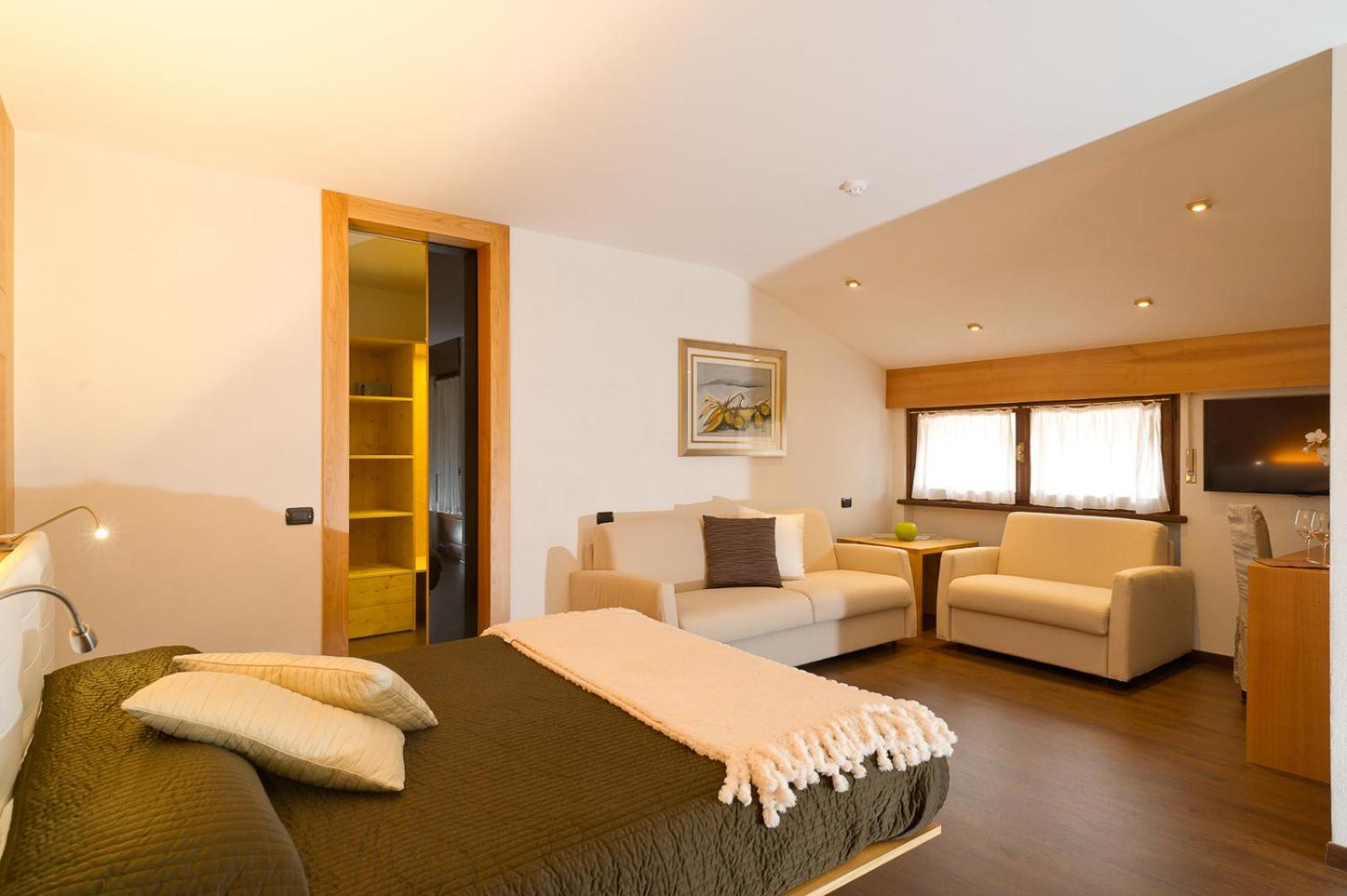Deluxe Quadruple Room - Photo 1