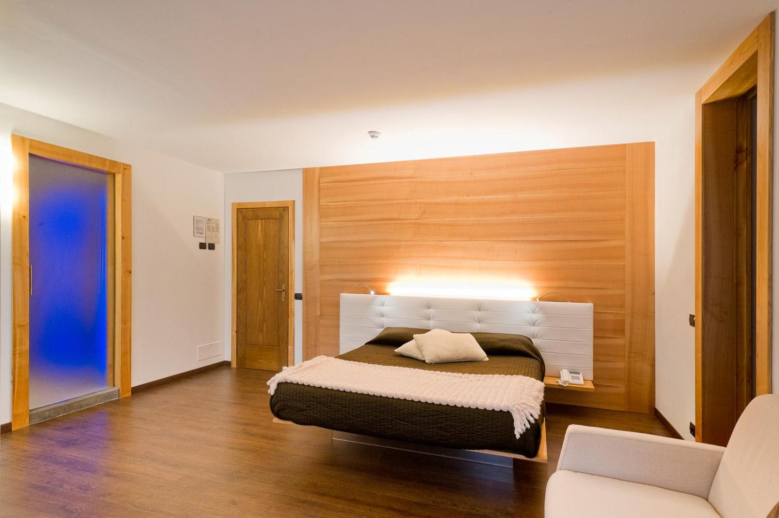 Deluxe Quadruple Room - Photo 5