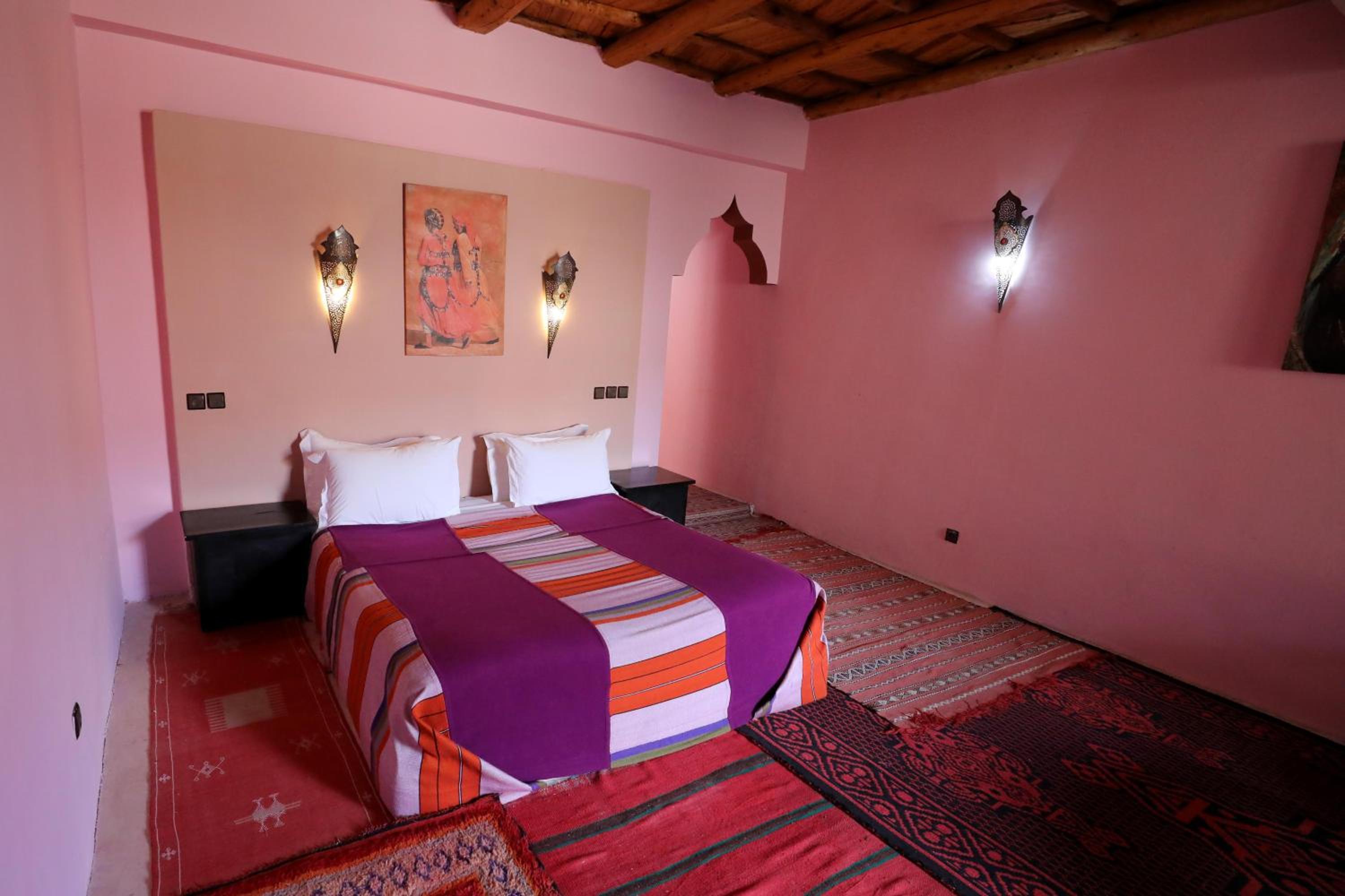 Double or Twin Room with Bathroom photo 1