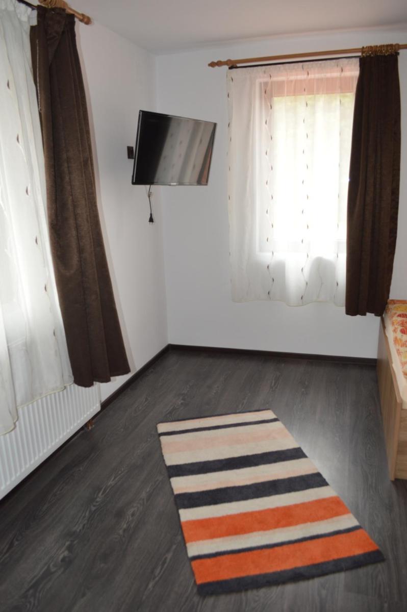 Double or Twin Room with Private Bathroom photo 2