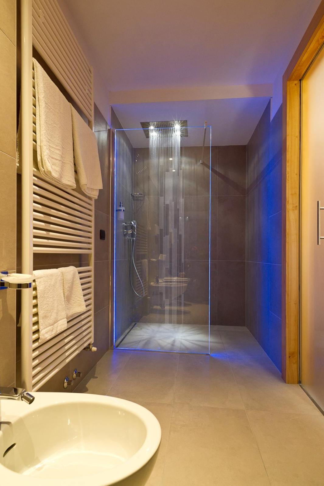 Deluxe Quadruple Room - Photo 3