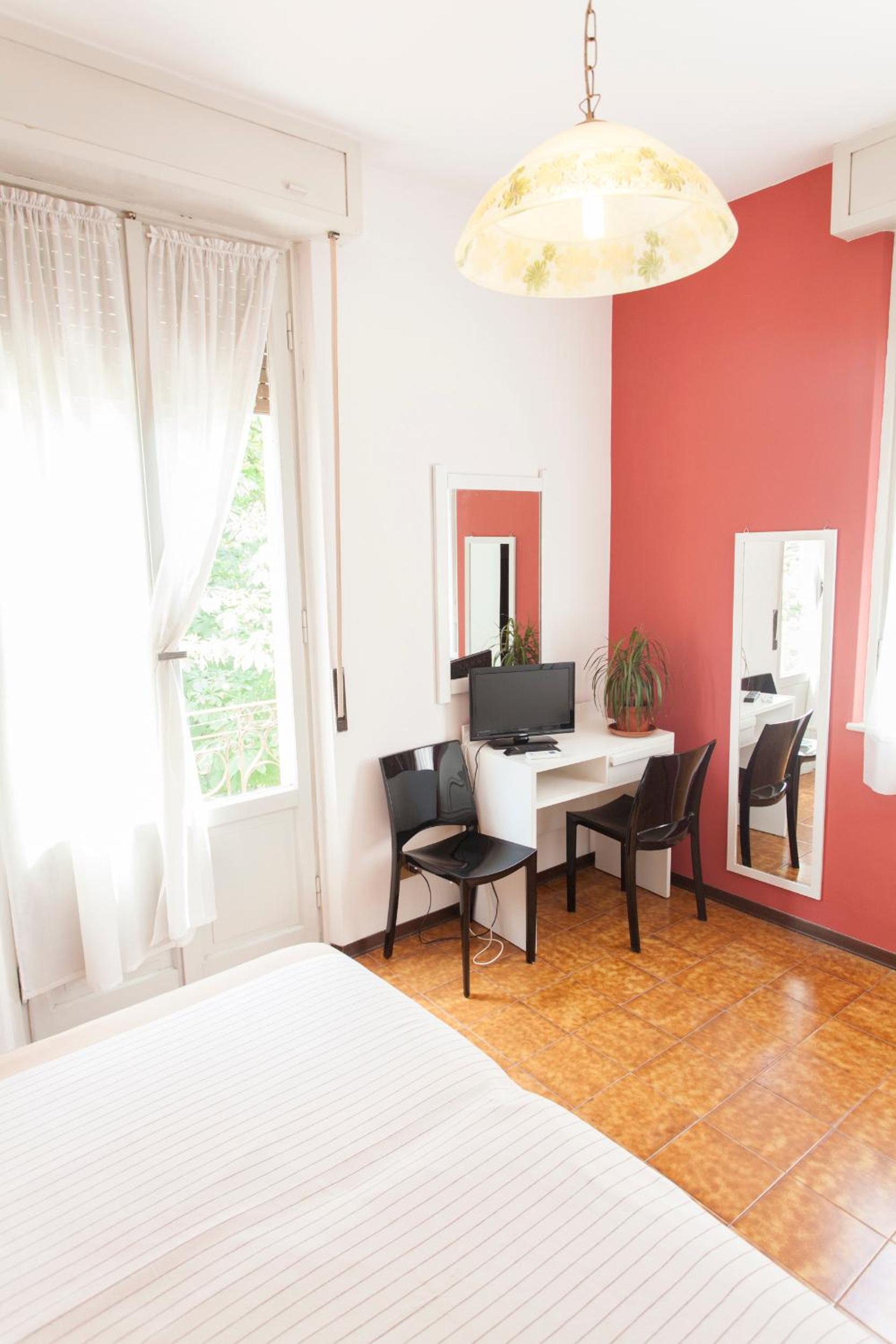Double or Twin Room - Photo 10