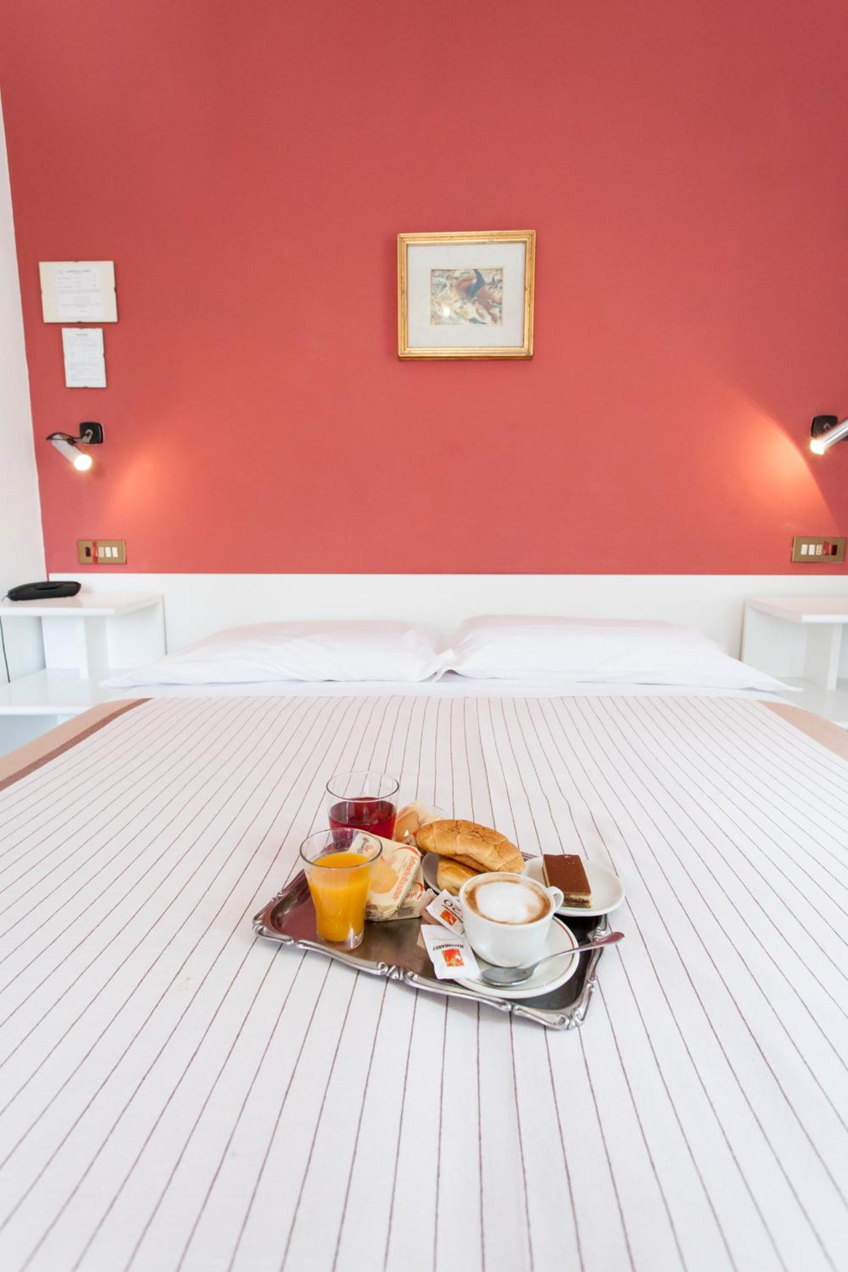 Double or Twin Room - Photo 1
