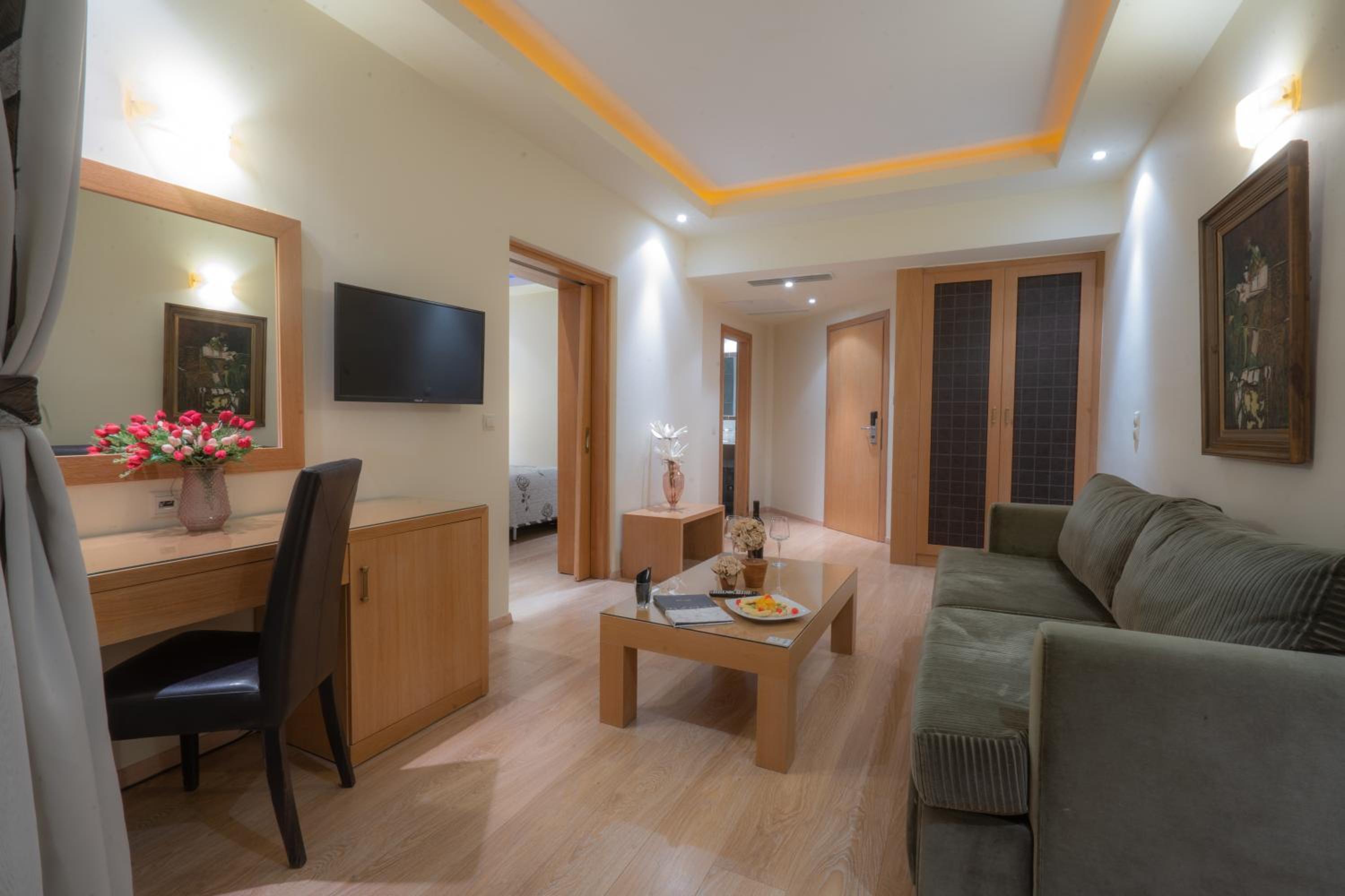 Deluxe Suite - Photo 7
