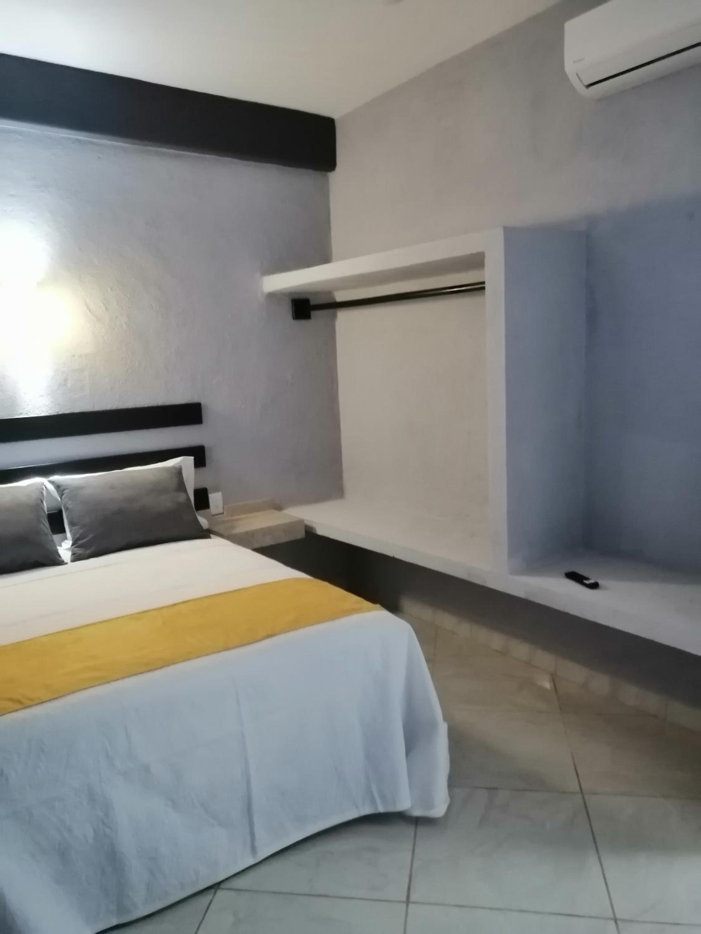 Deluxe Room - Photo 7