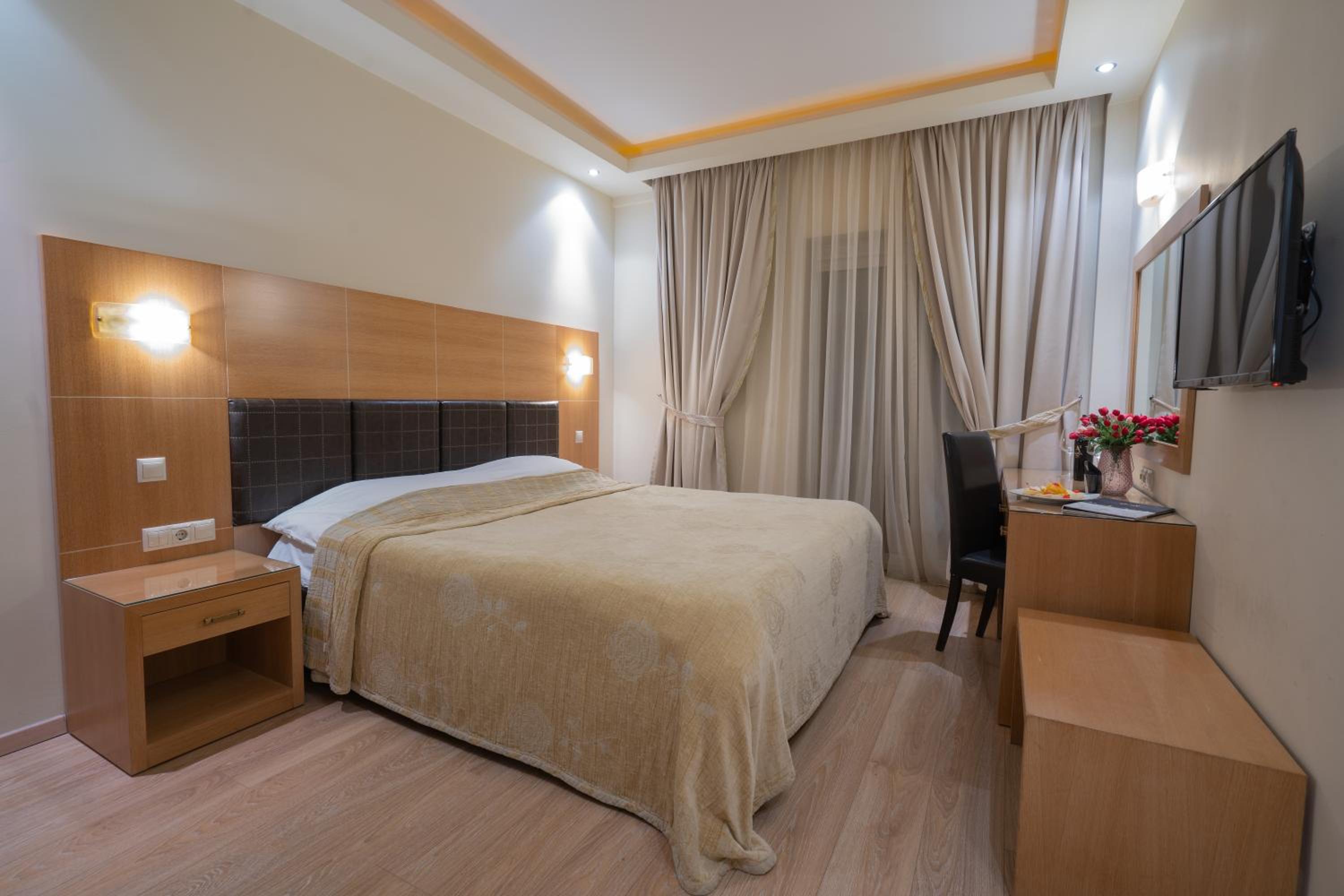 Double or Twin Room - Photo 1