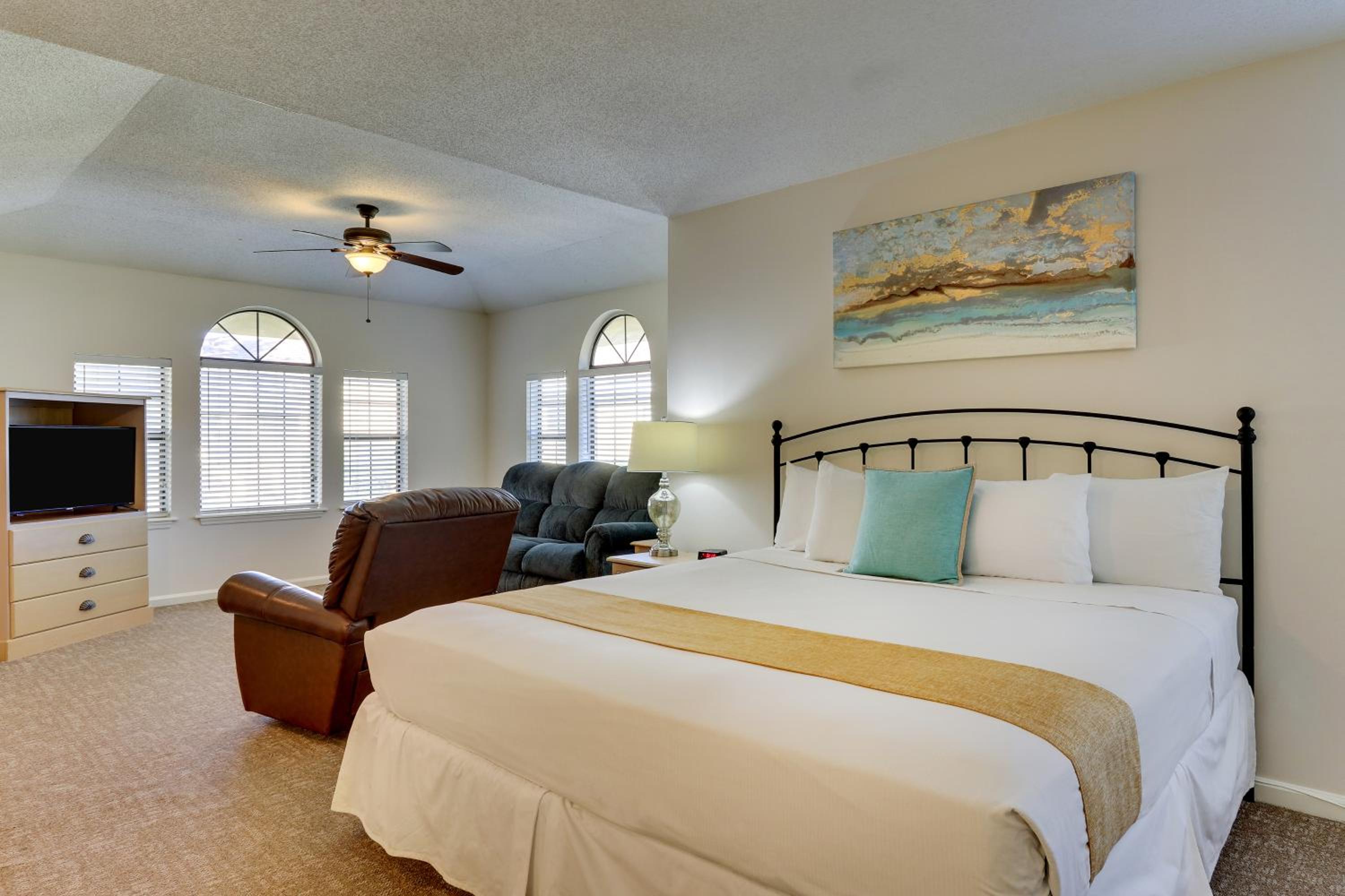 King Suite - Photo 1