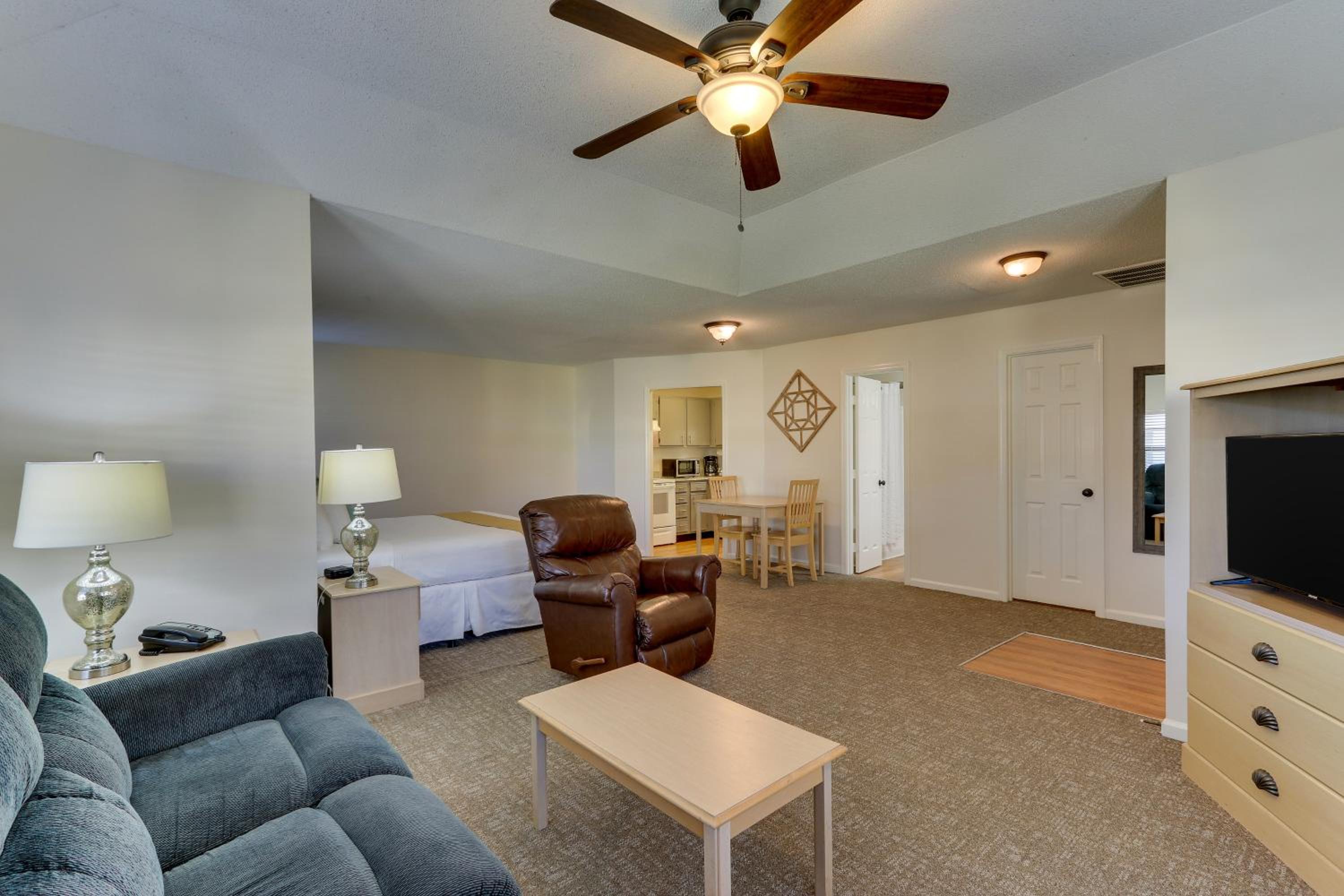 King Suite - Photo 4