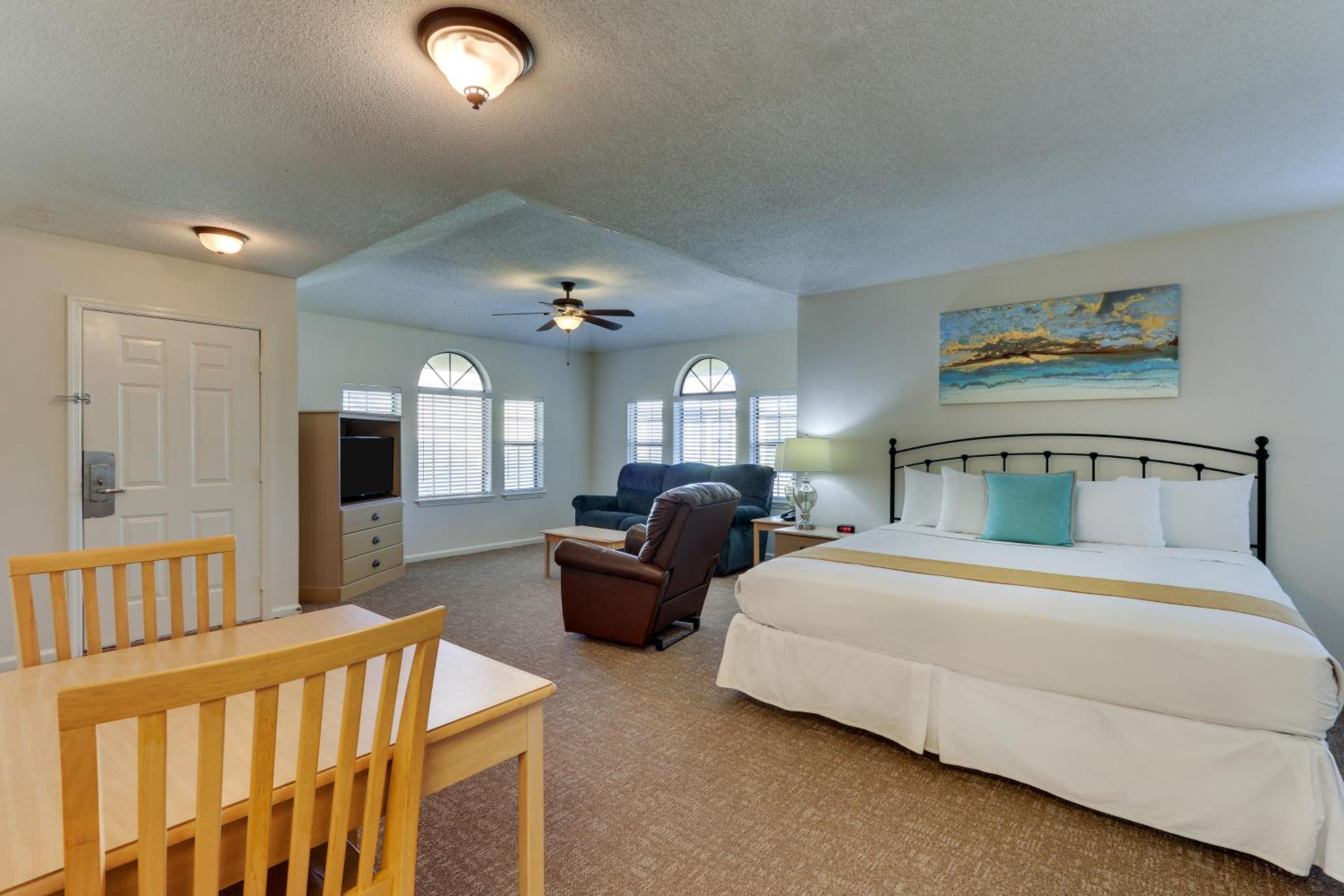 King Suite - Photo 2