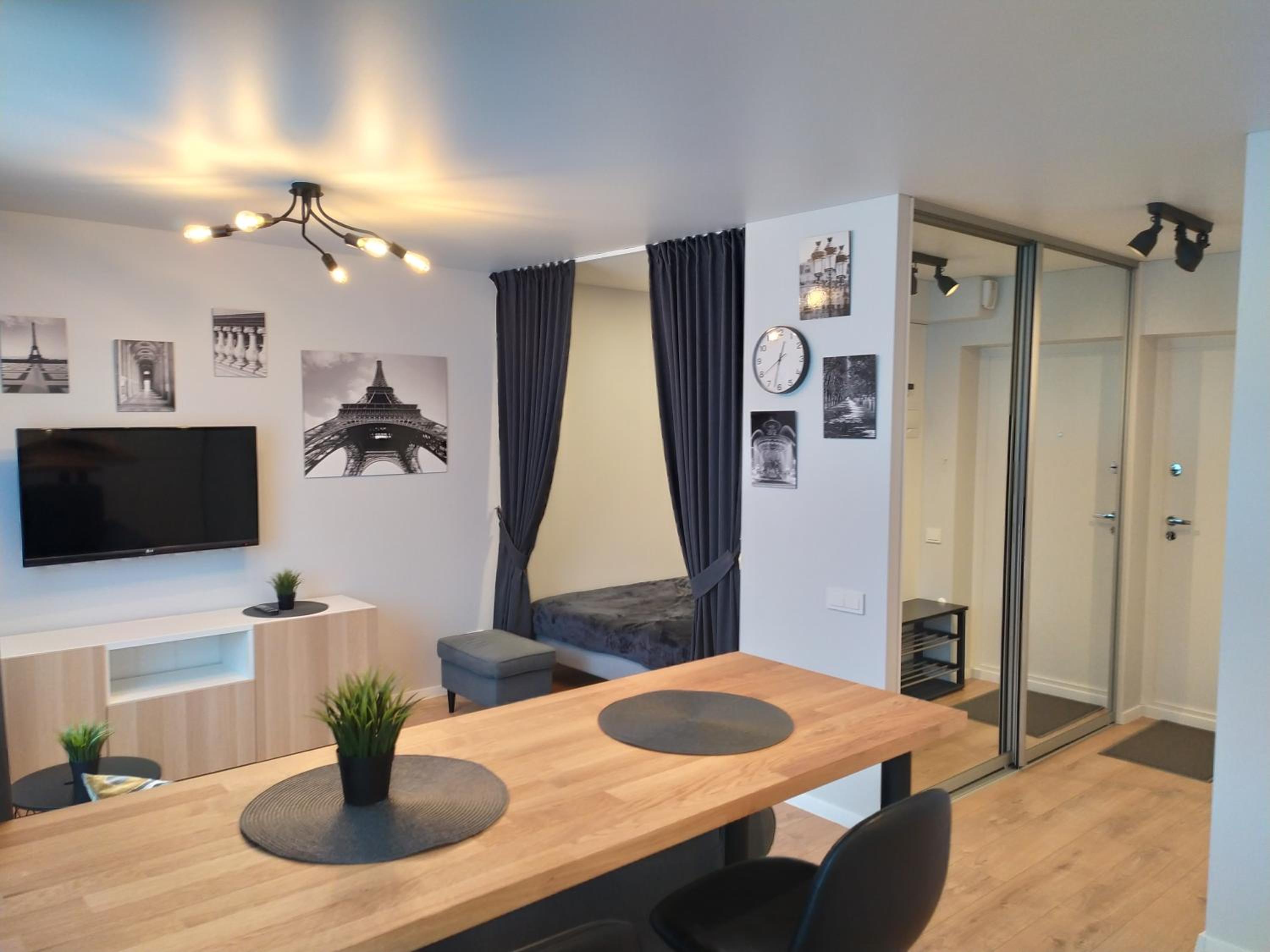 One-Bedroom Apartment - Photo 1