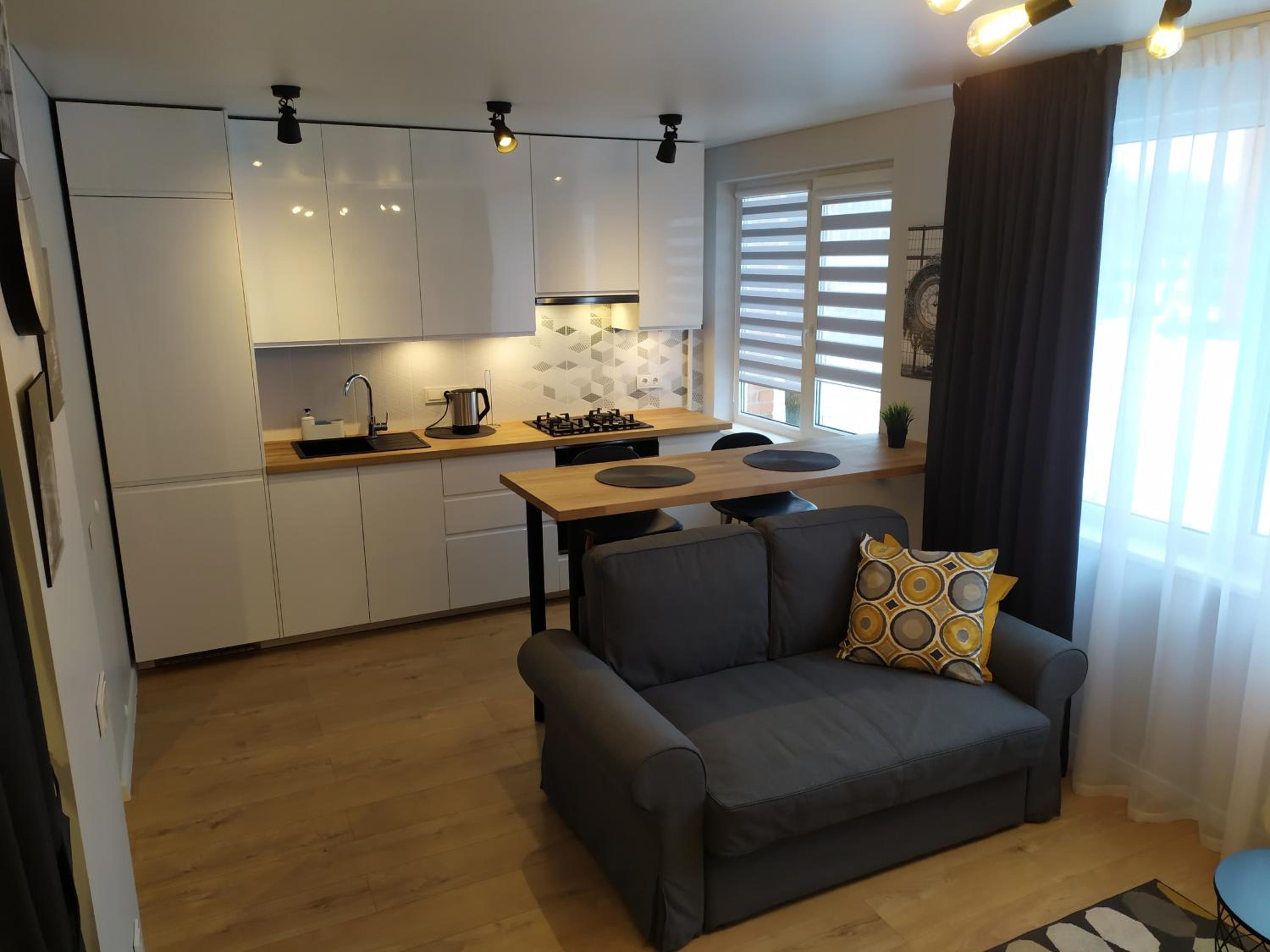 One-Bedroom Apartment - Photo 8