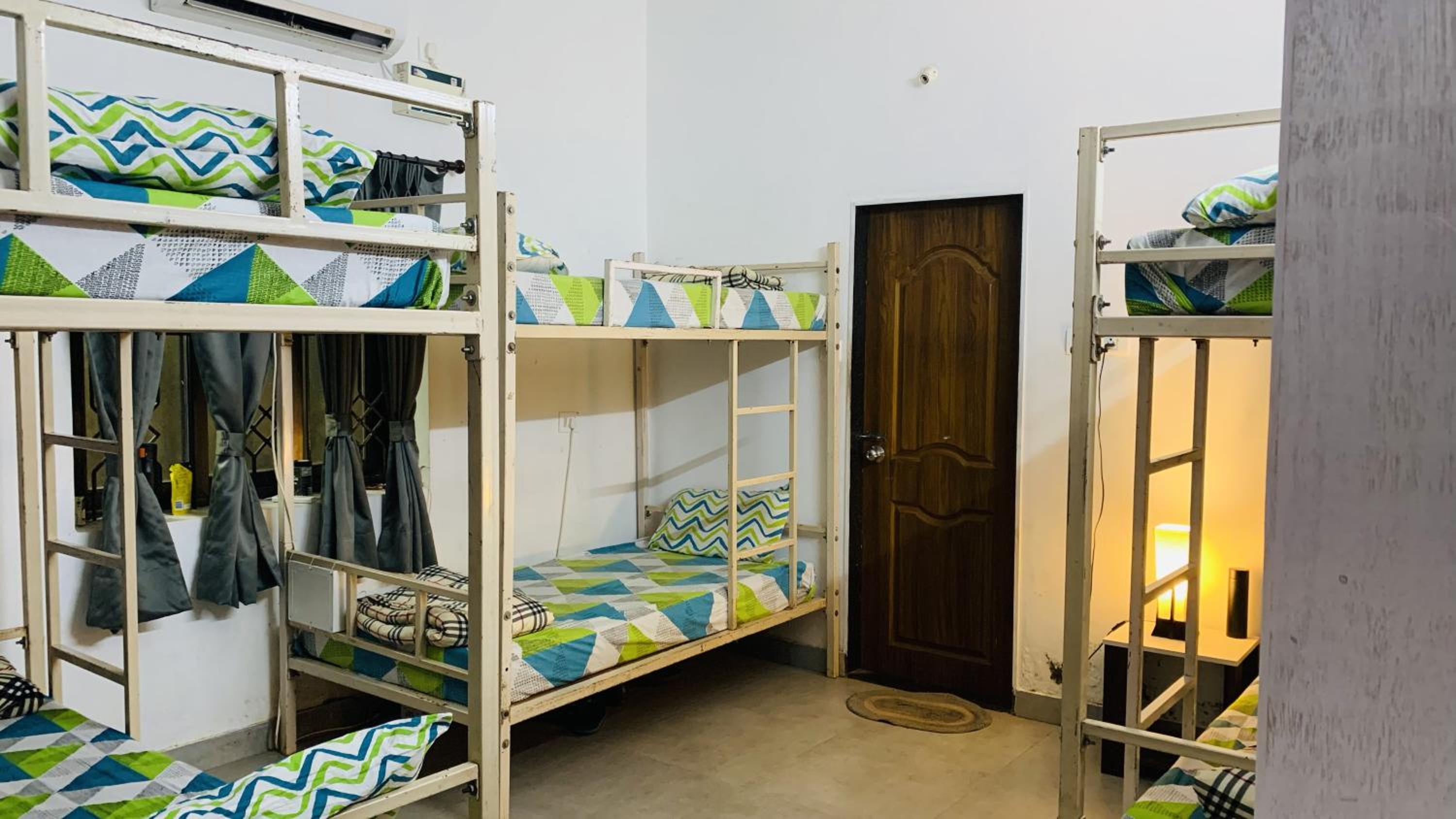 Bed In 6-Bed Mixed Dormitory Room photo 3