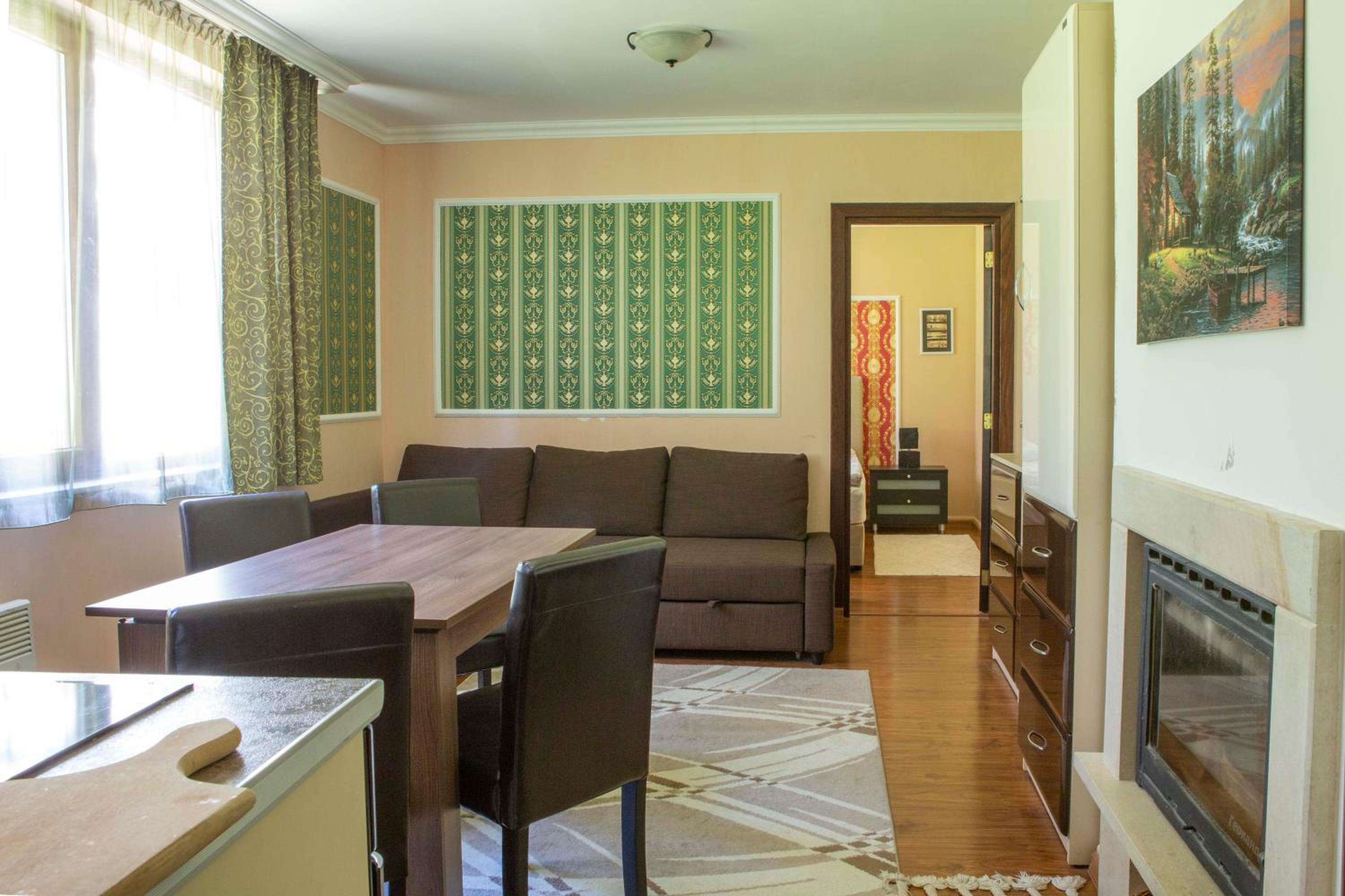One-Bedroom Apartment photo 1