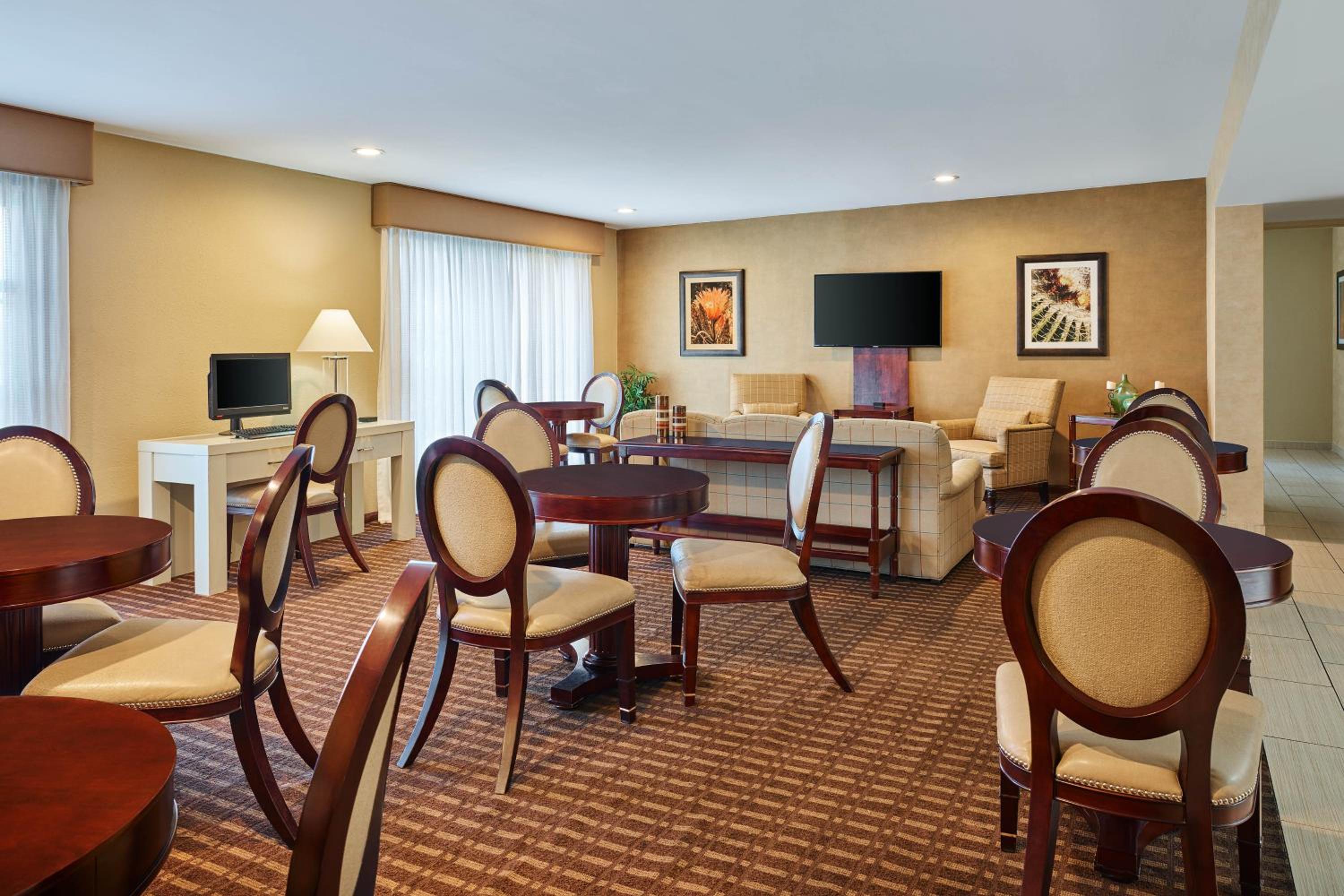 Club level, Guest room, 1 King - Photo 3