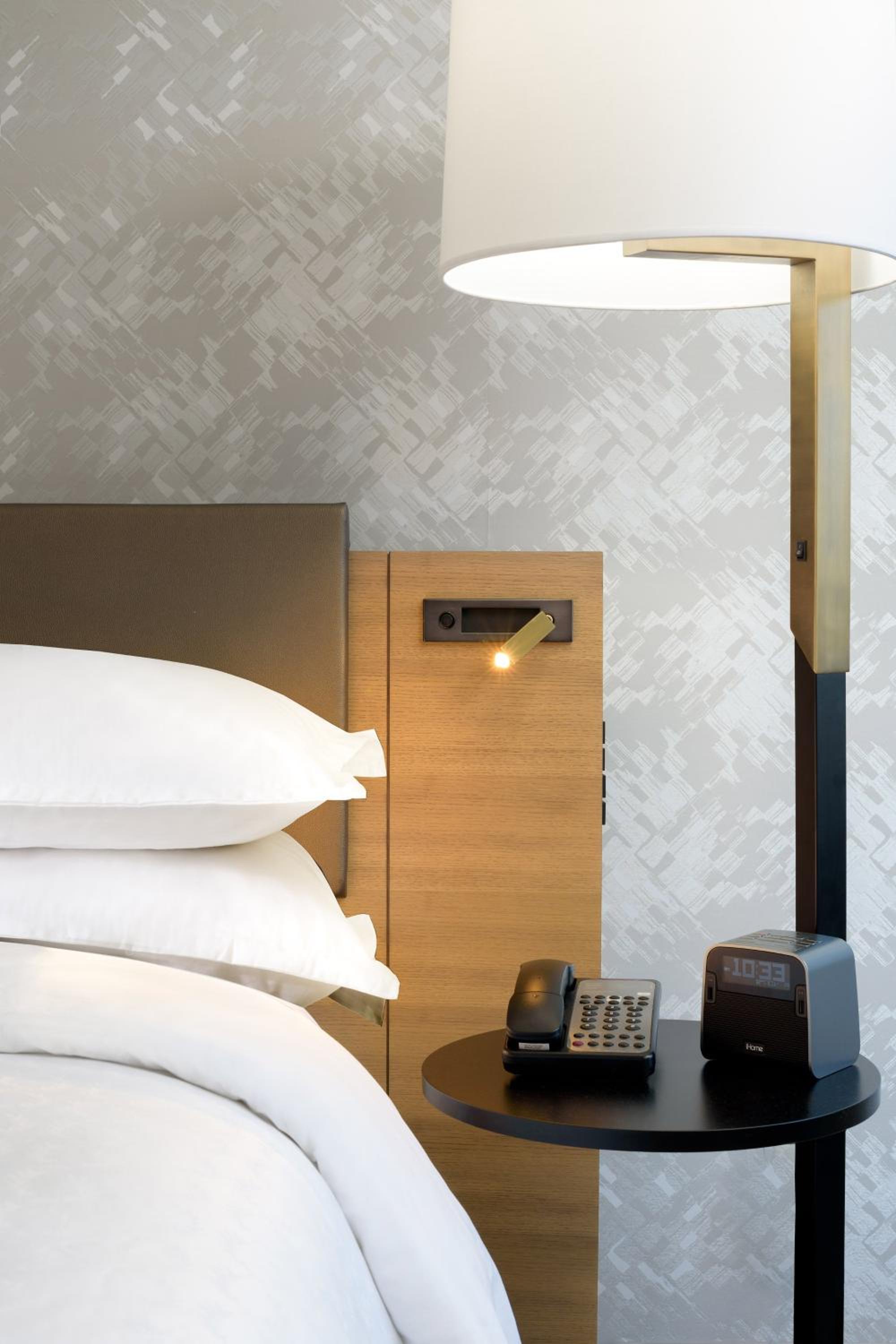 Guest Room, 1 King - Photo 6