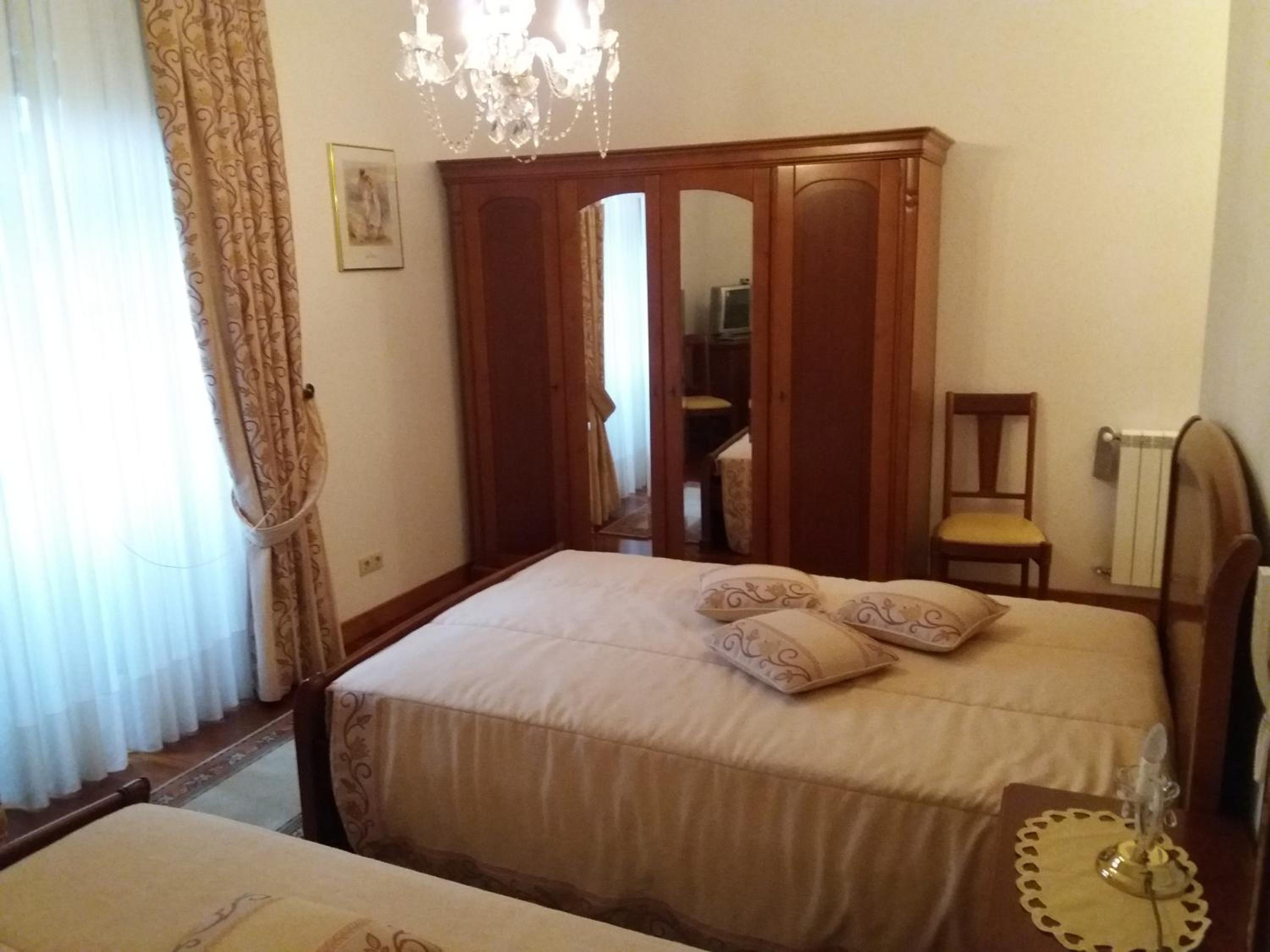Deluxe Twin Room - Photo 3