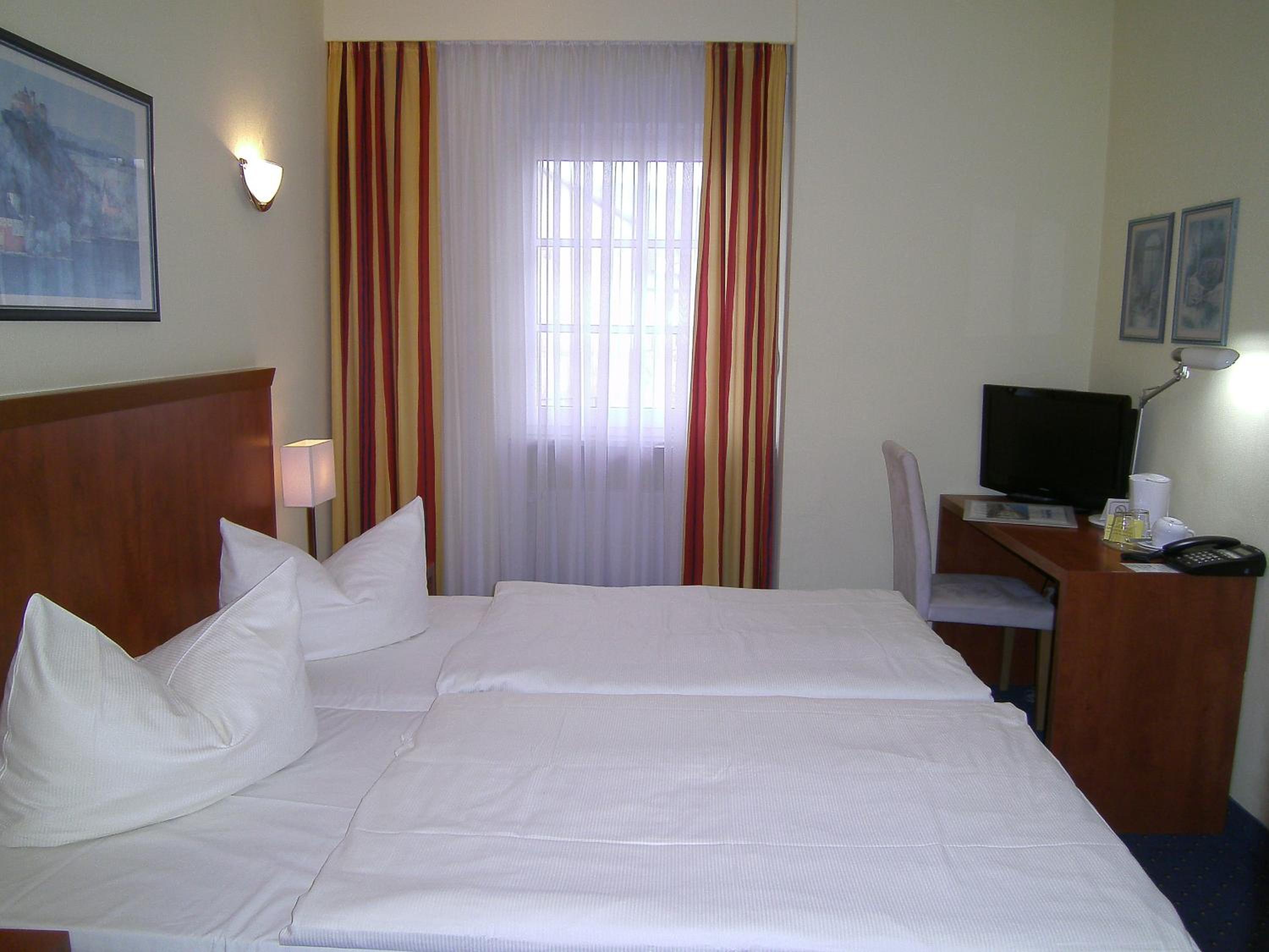 Standard Double Room - Photo 10