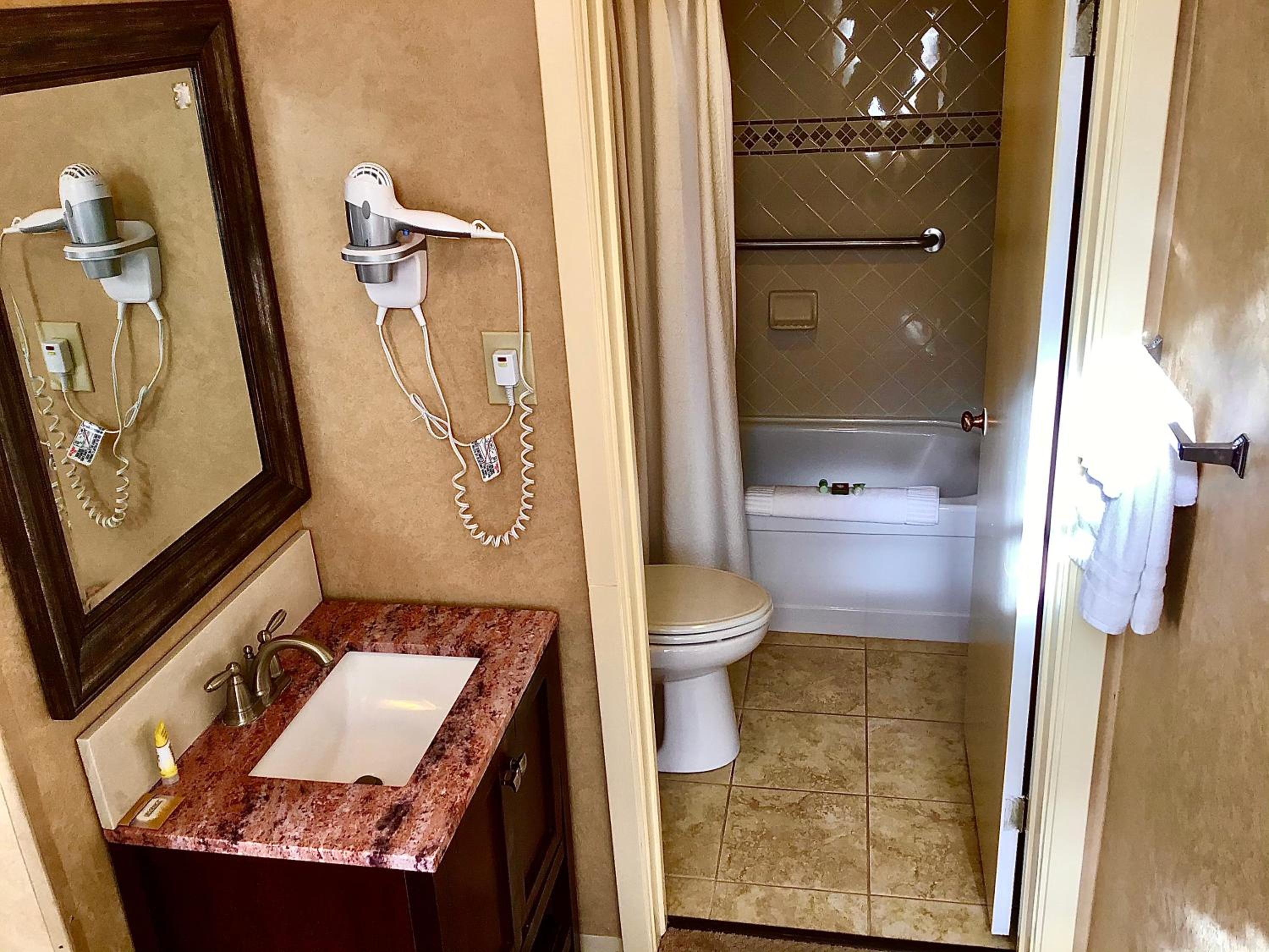 King Room - Non-Smoking - Photo 10