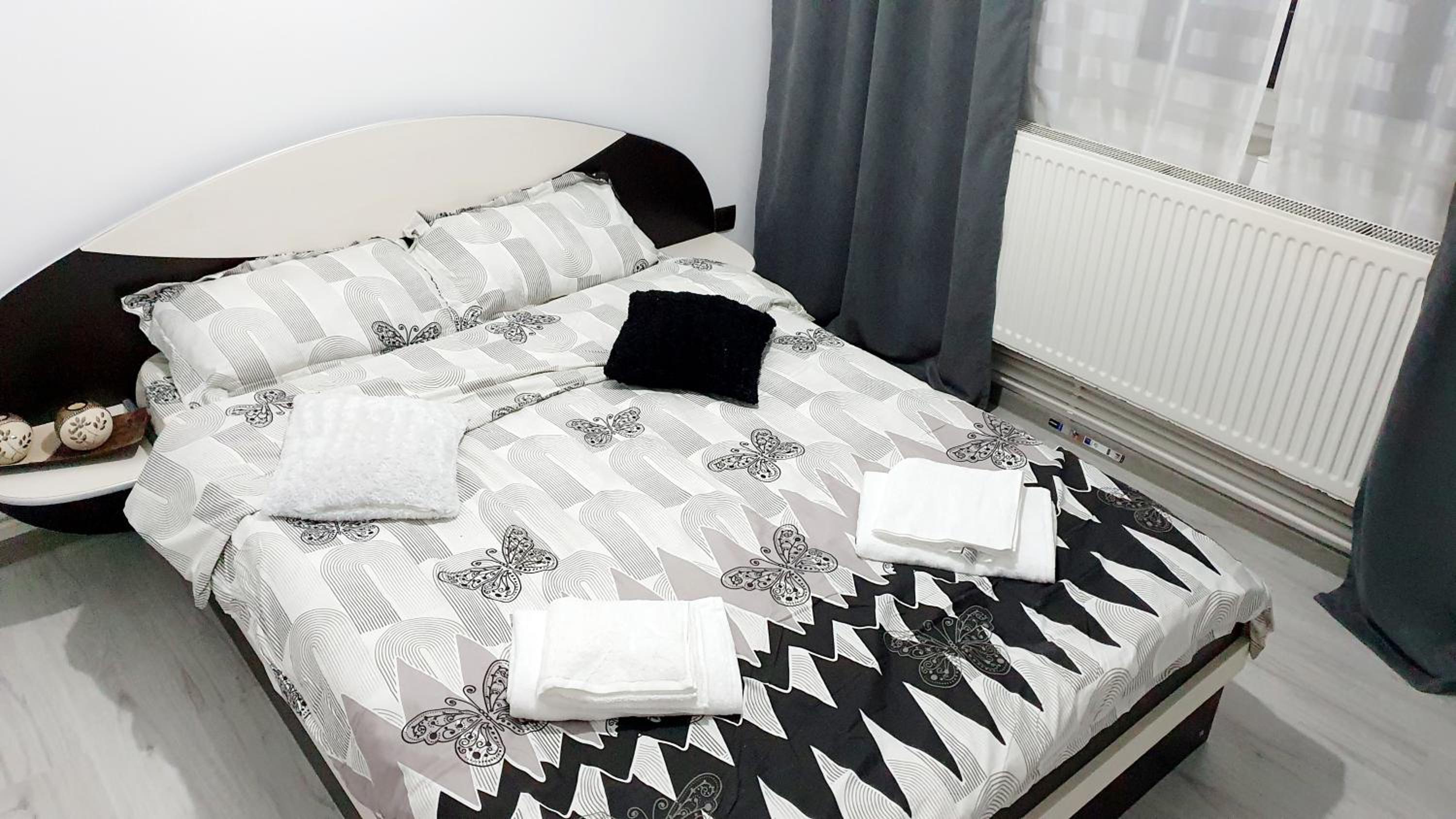 One-Bedroom Apartment - Photo 6