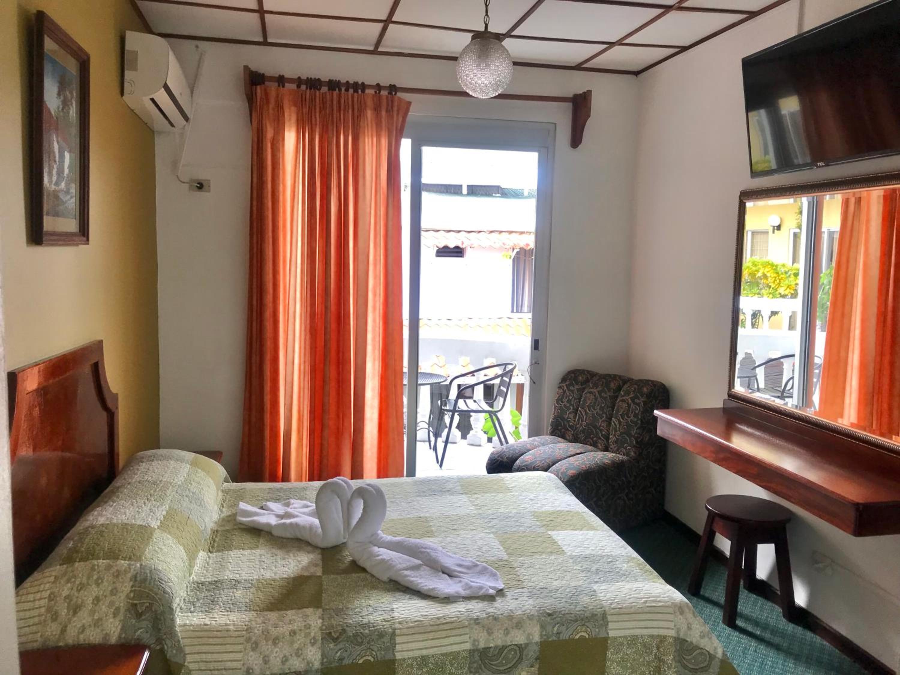 Deluxe Queen Room