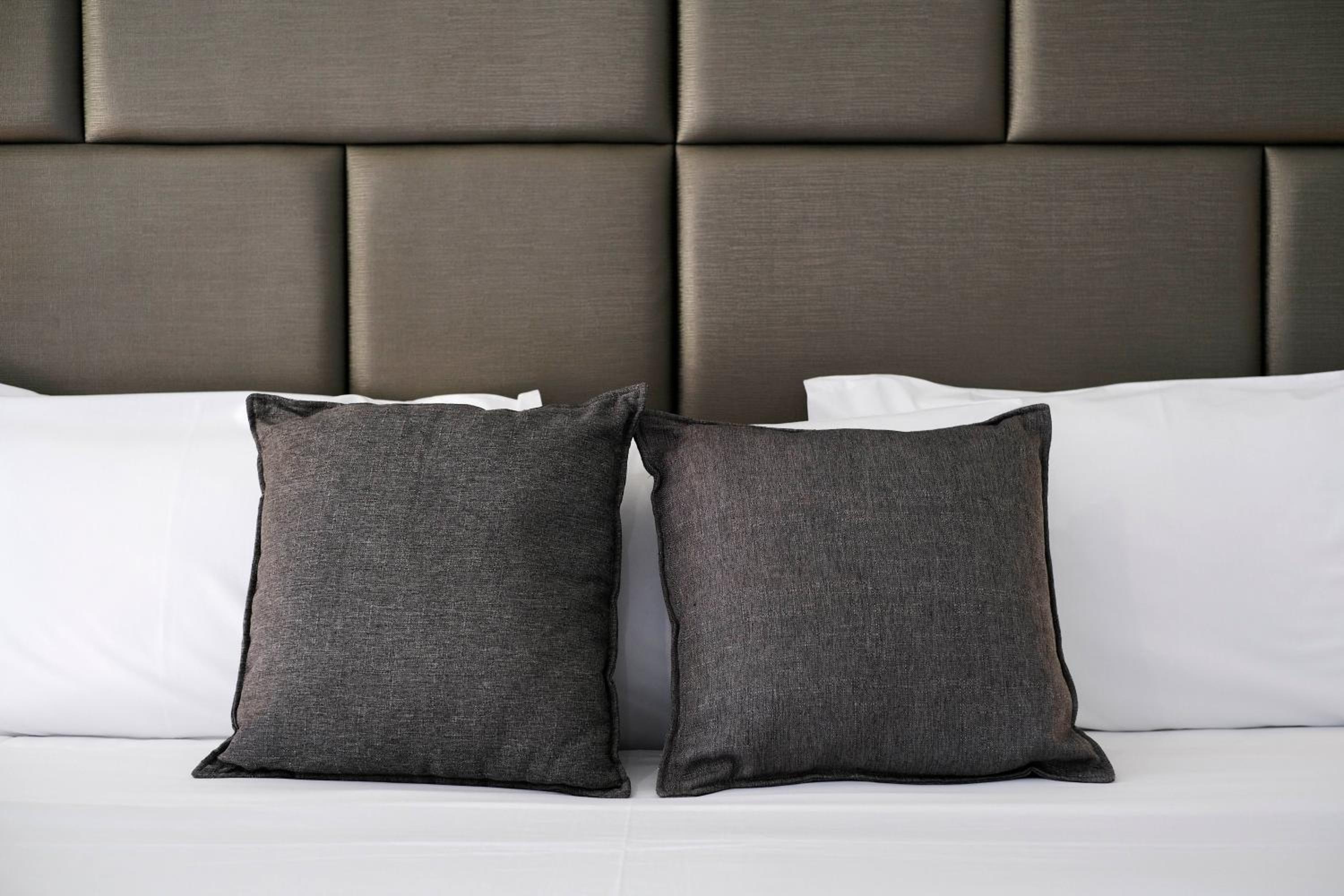 Standard King Room - Photo 4