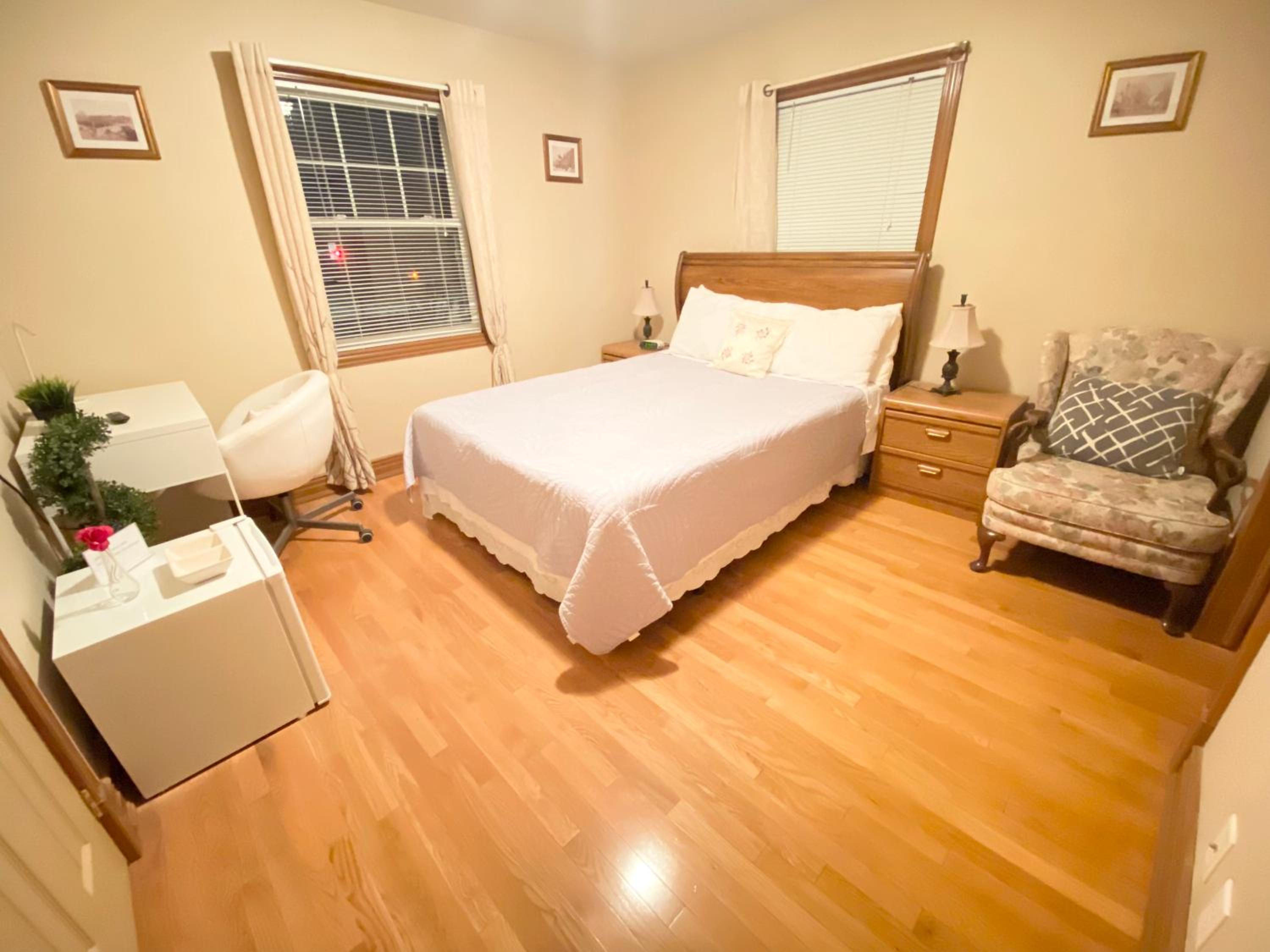 Standard Queen Room - Photo 5
