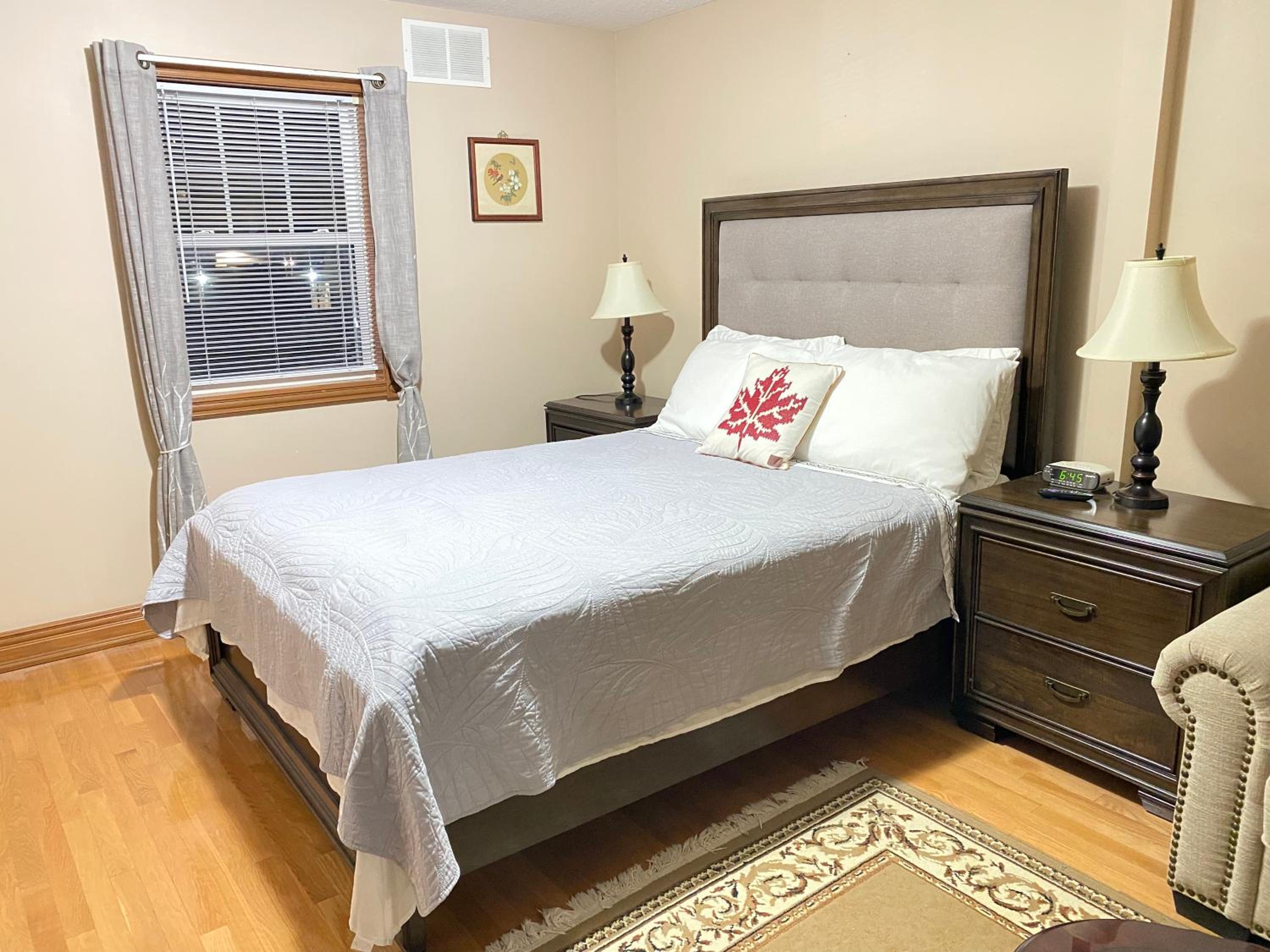 Standard Queen Room - Photo 1