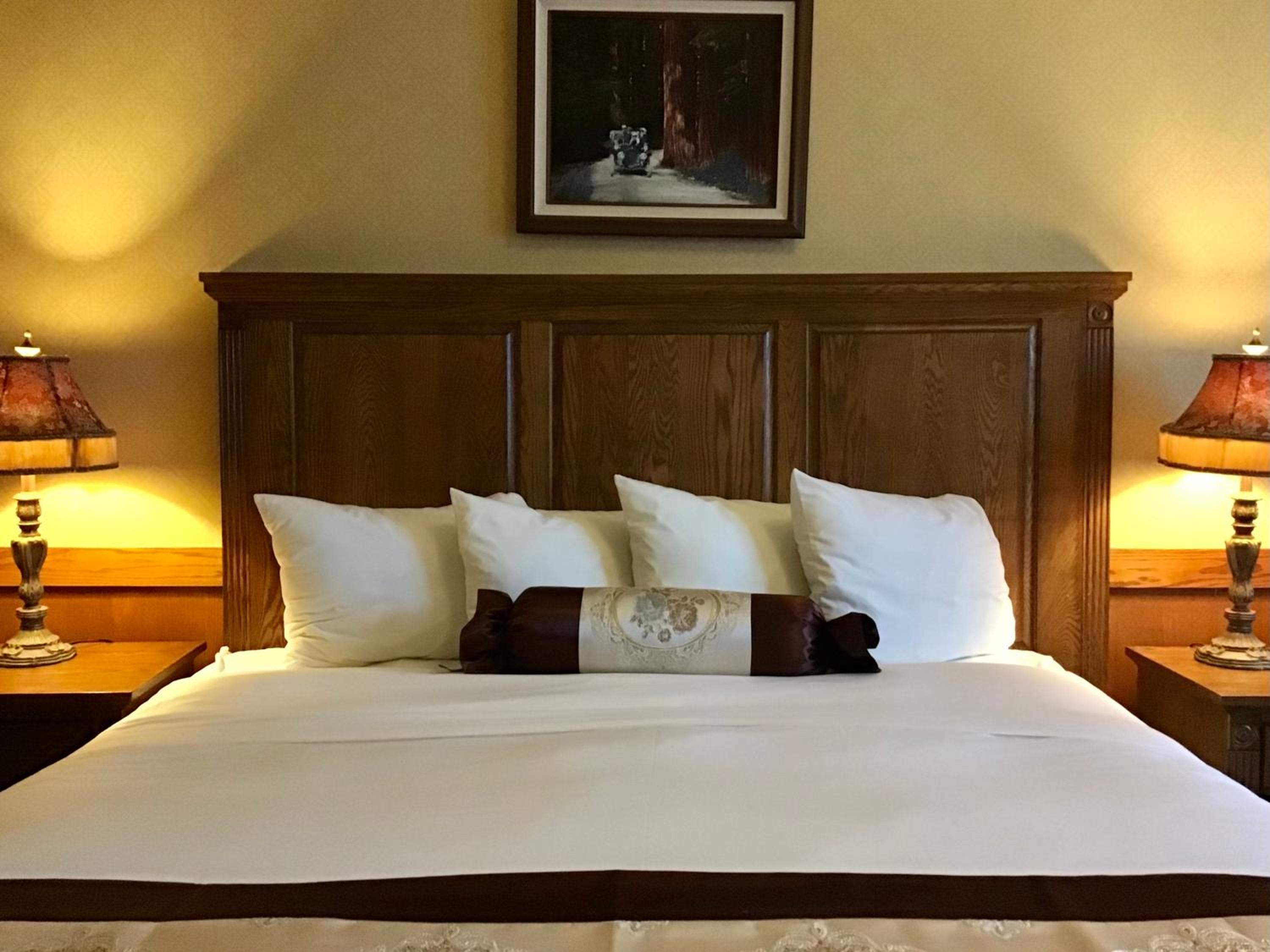 Deluxe King Room - Photo 5