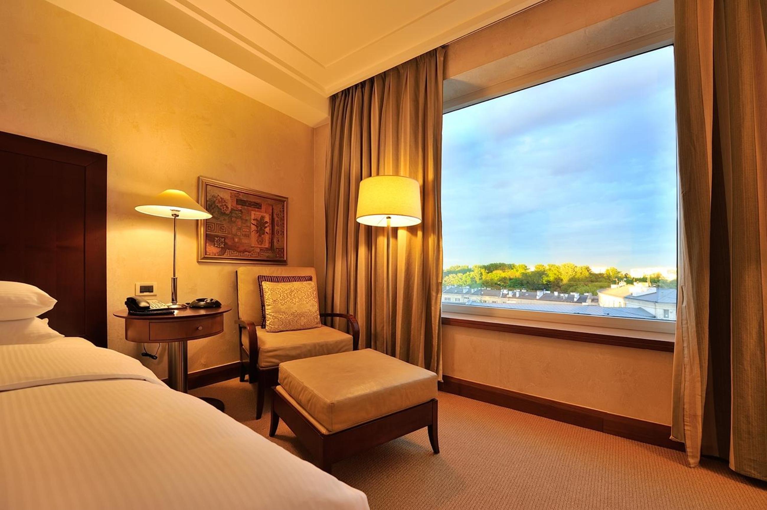 Executive Suite - Photo 8