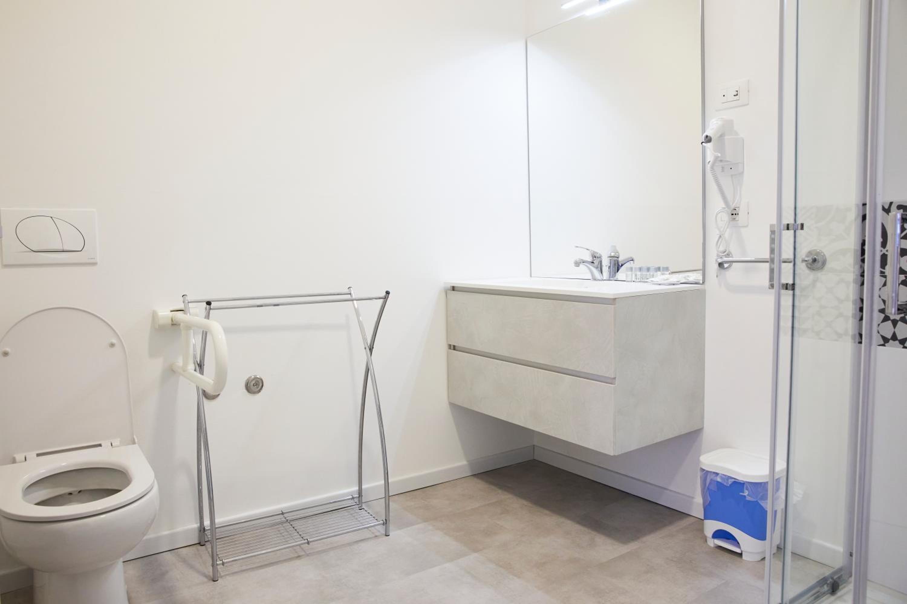 Double Room with Private Bathroom photo 2