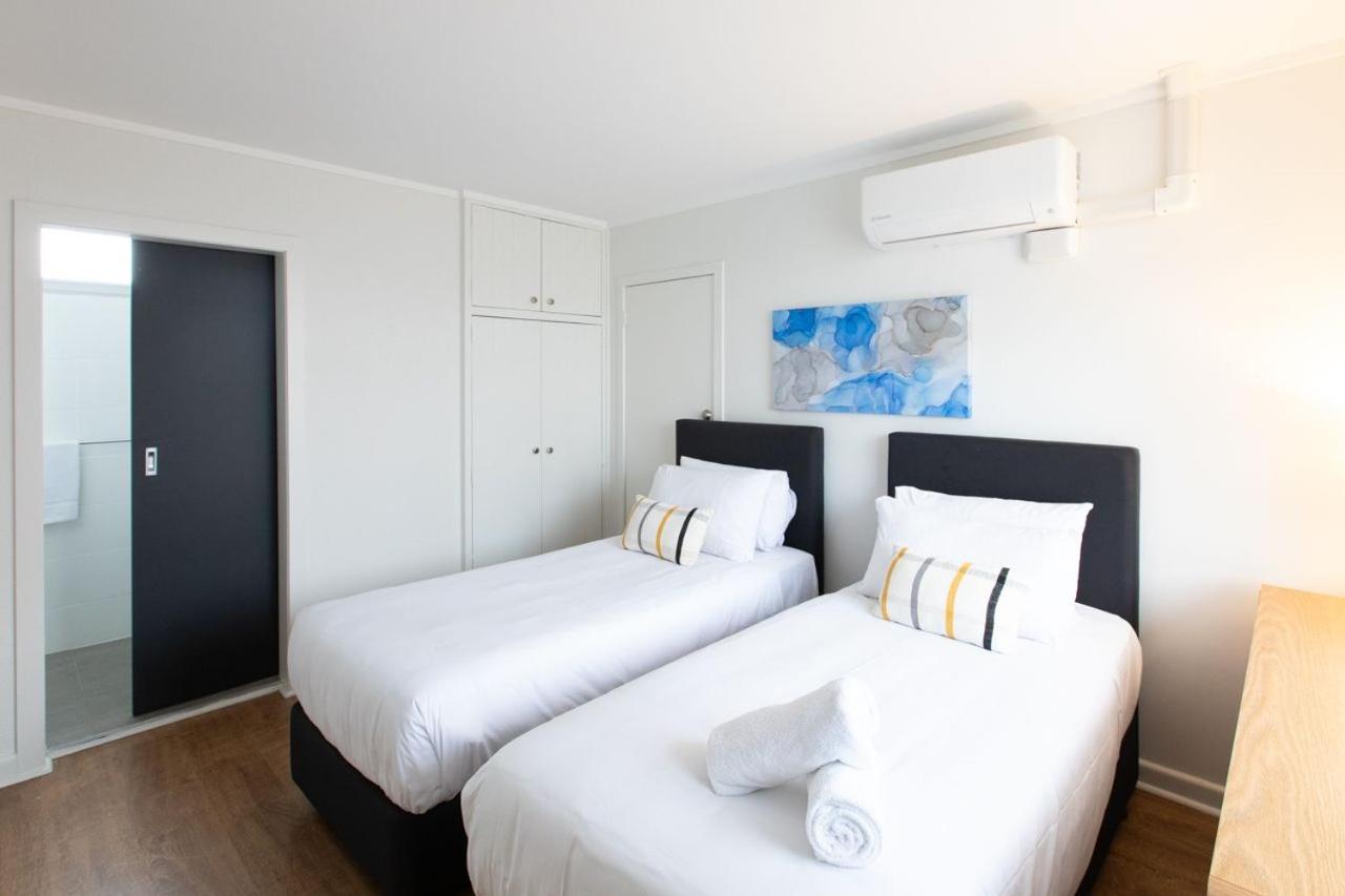 Standard Twin Room - Photo 2