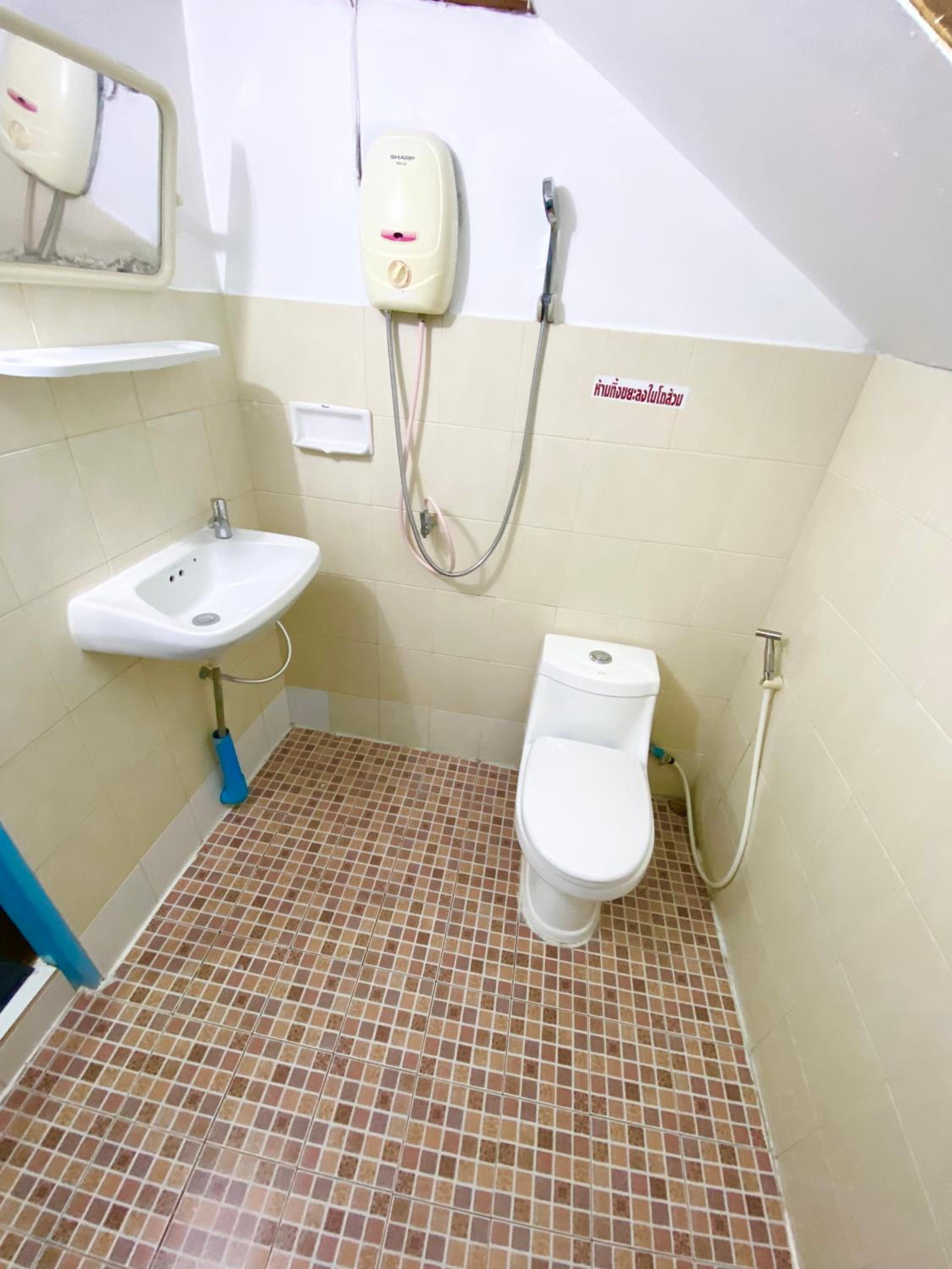 Standard Double Room - Photo 3