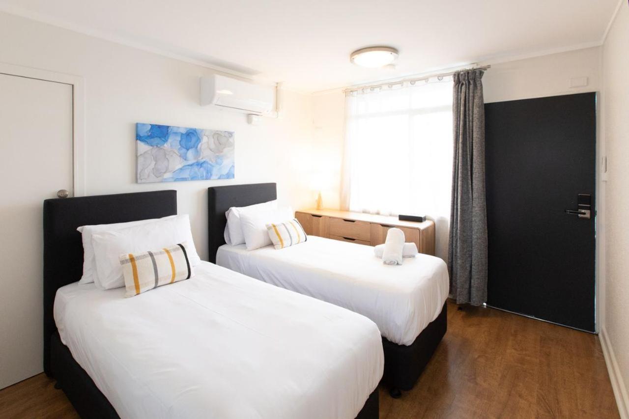Standard Twin Room - Photo 5