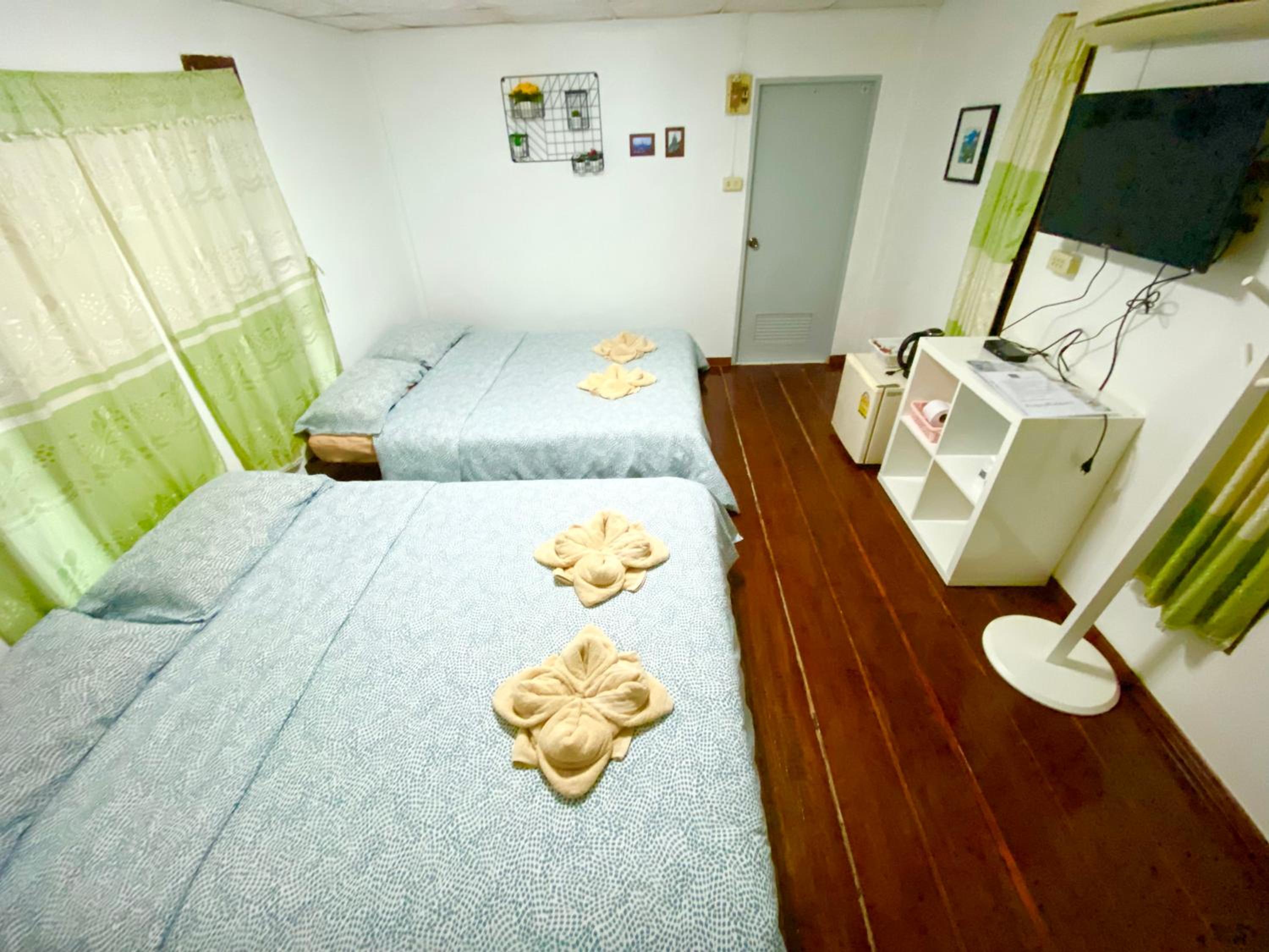 Standard Quadruple Room - Photo 2