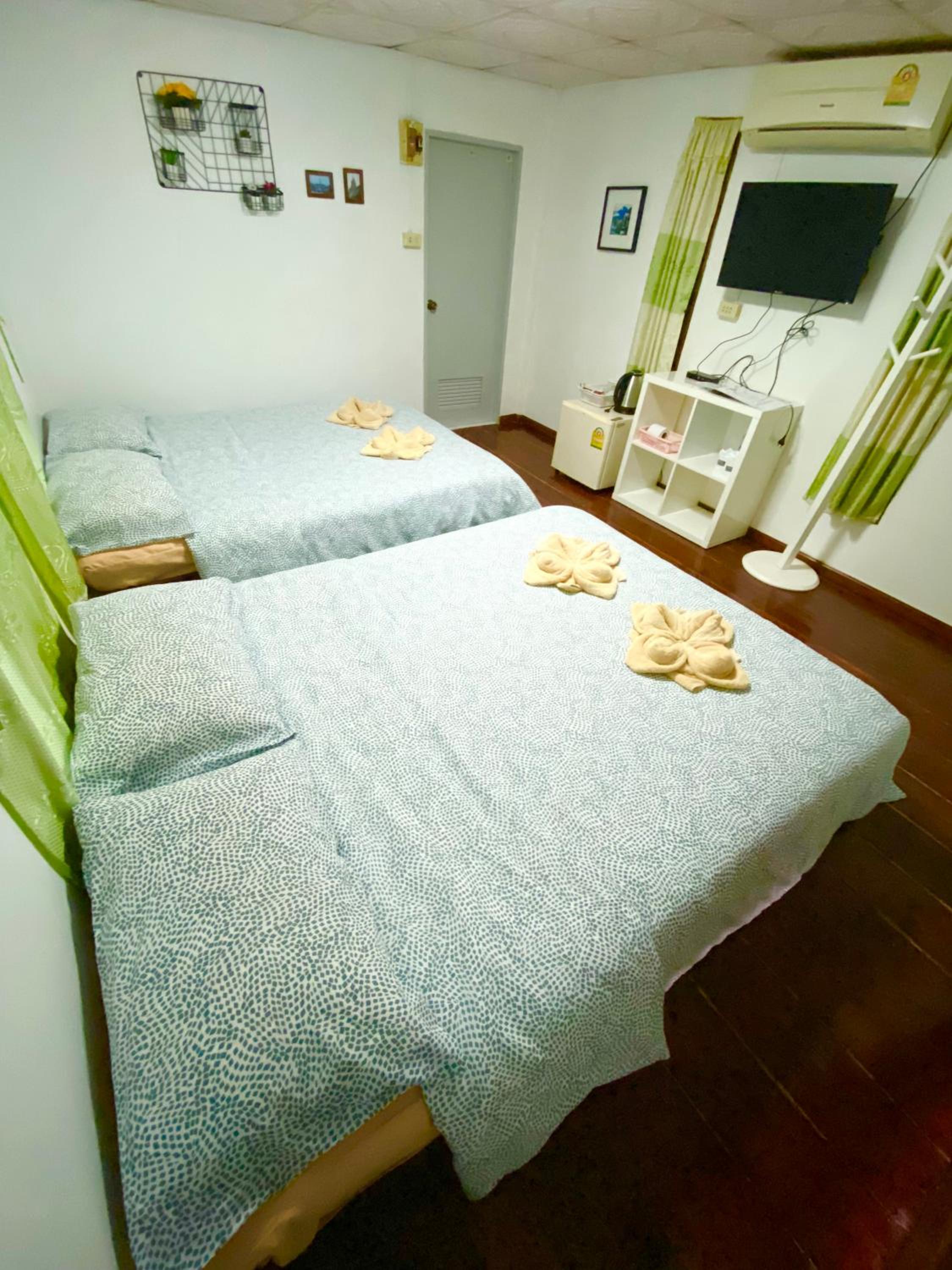 Standard Quadruple Room - Photo 3