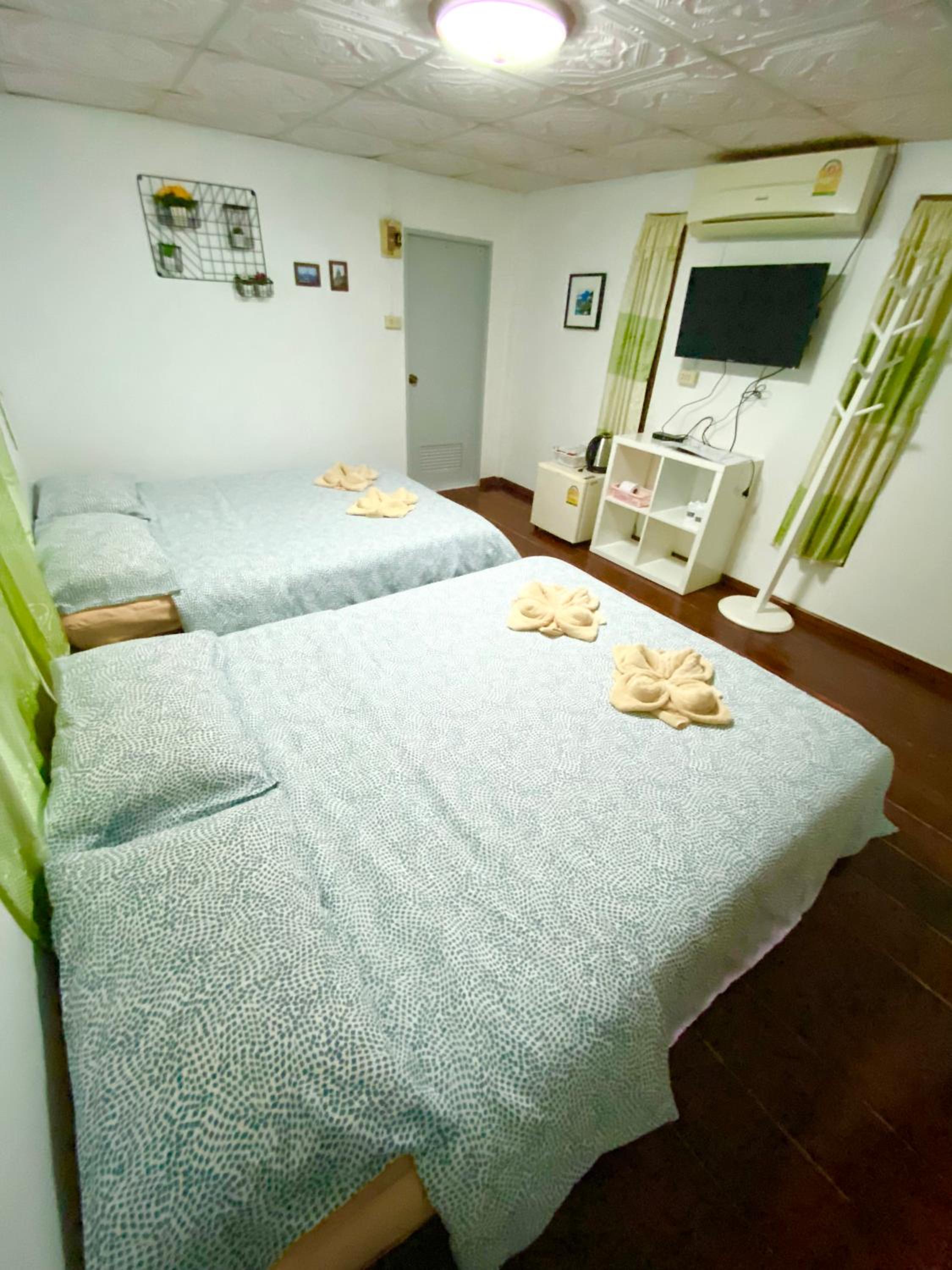 Standard Quadruple Room - Photo 4