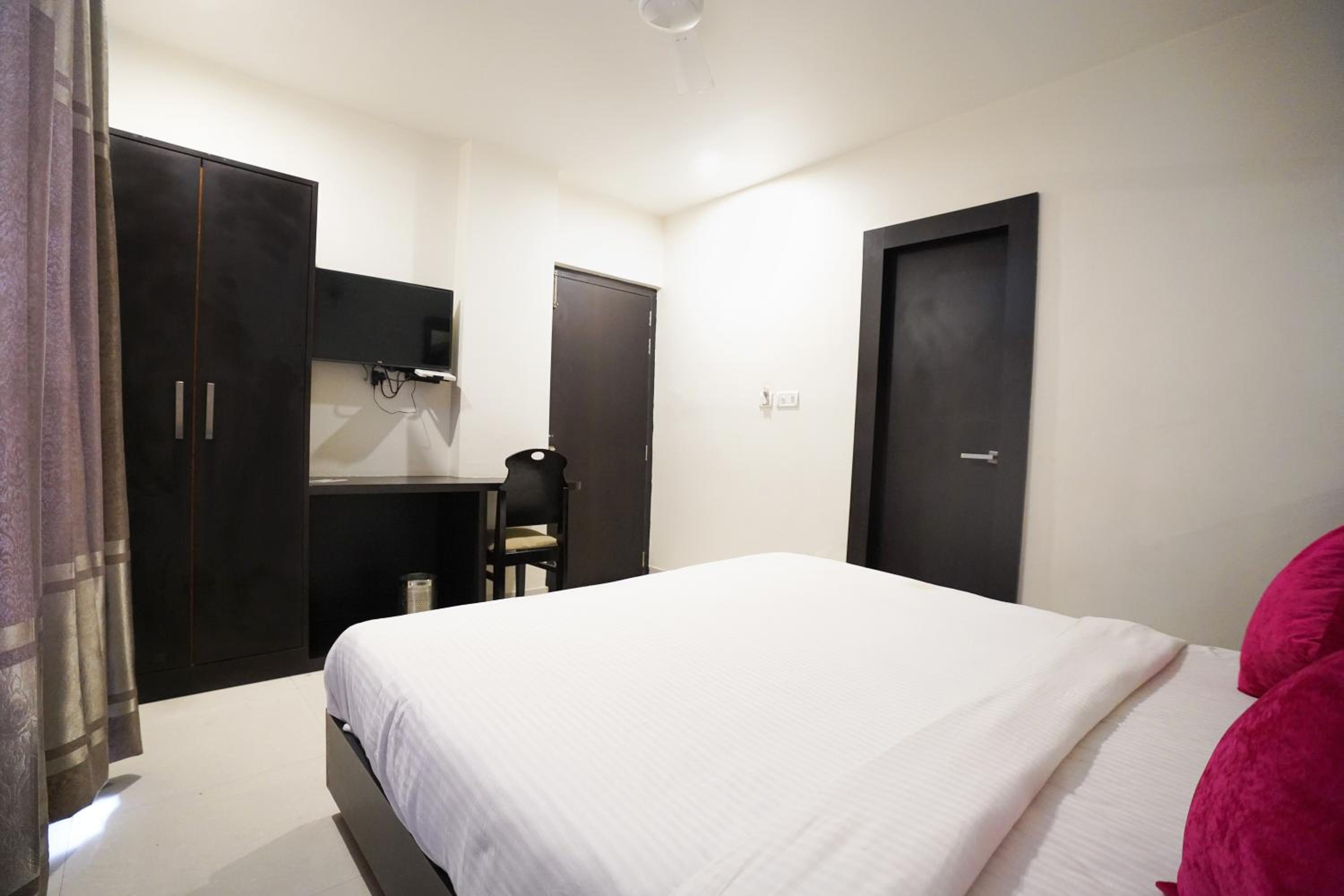 Standard Double Room - Photo 5