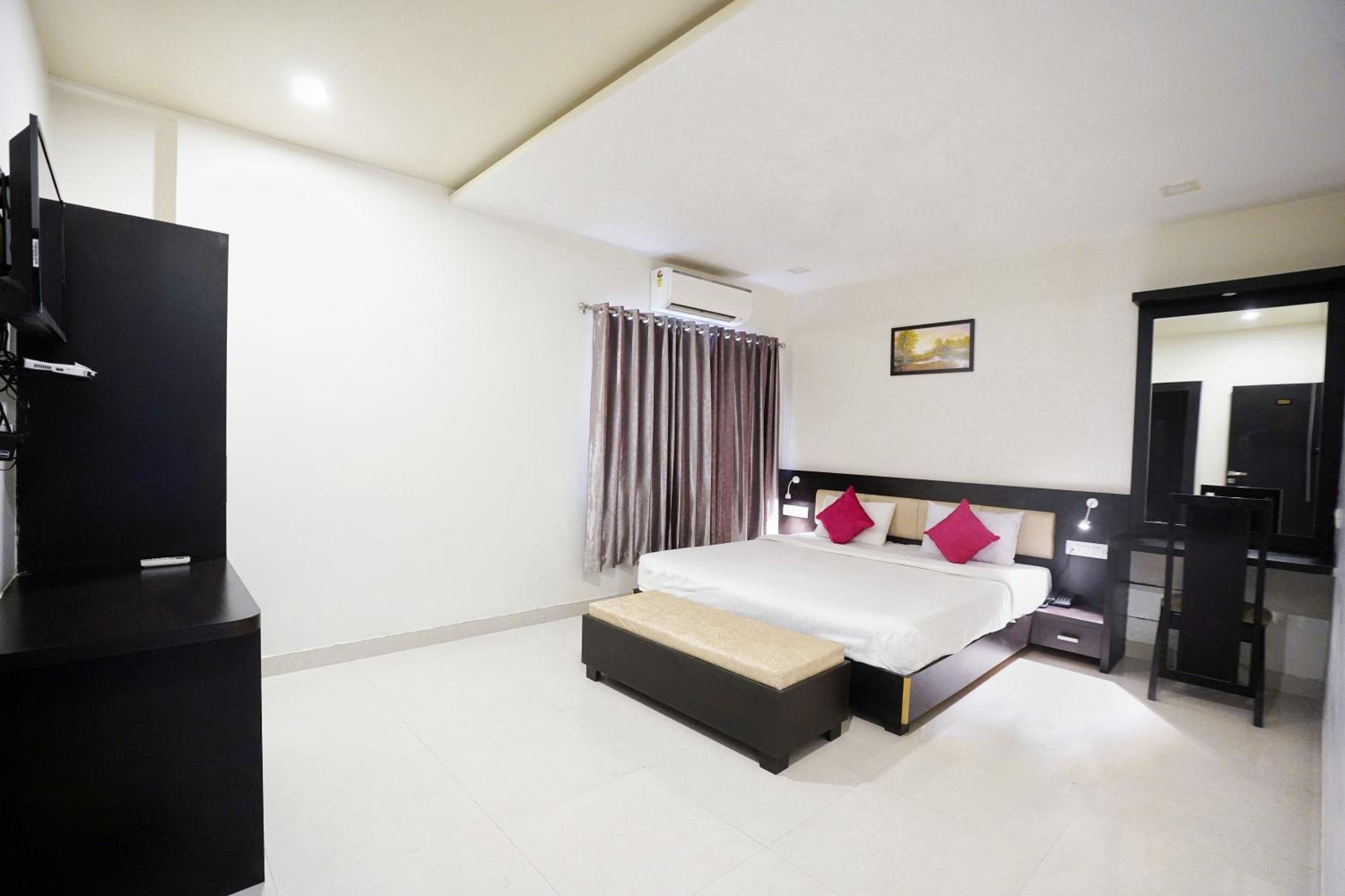 Deluxe Room - Photo 2