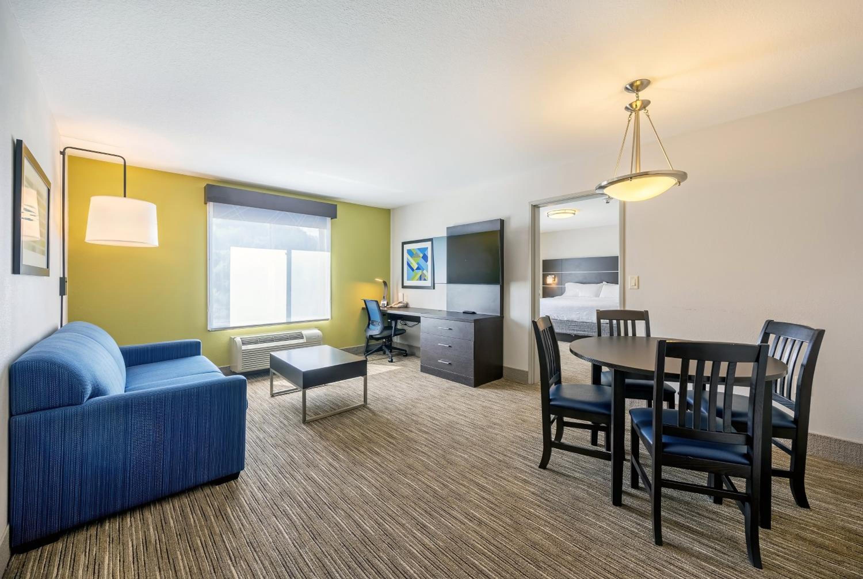 One-Bedroom King Suite