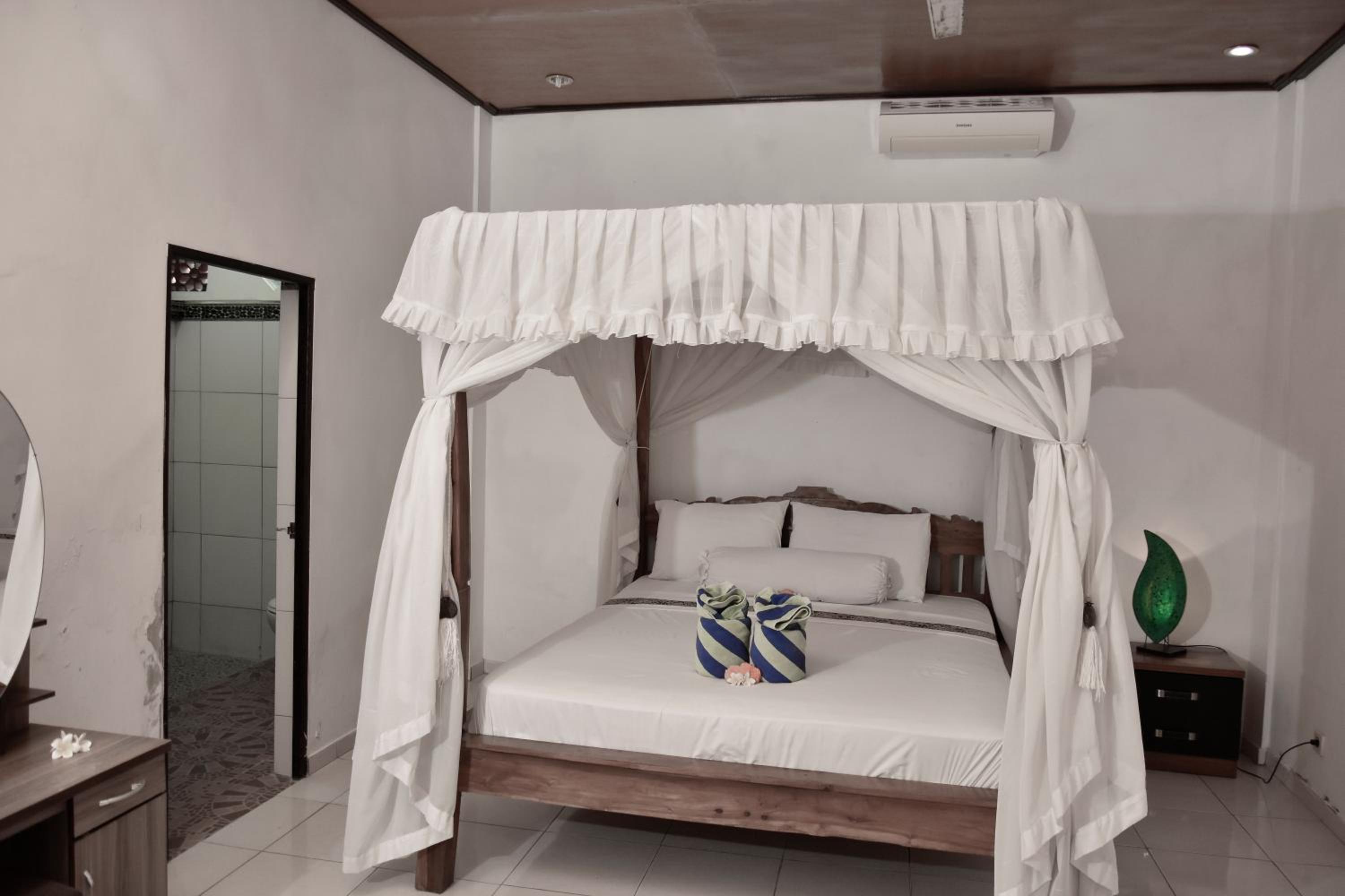 Deluxe Double Room (2 Adults + 1 Child) - Photo 4