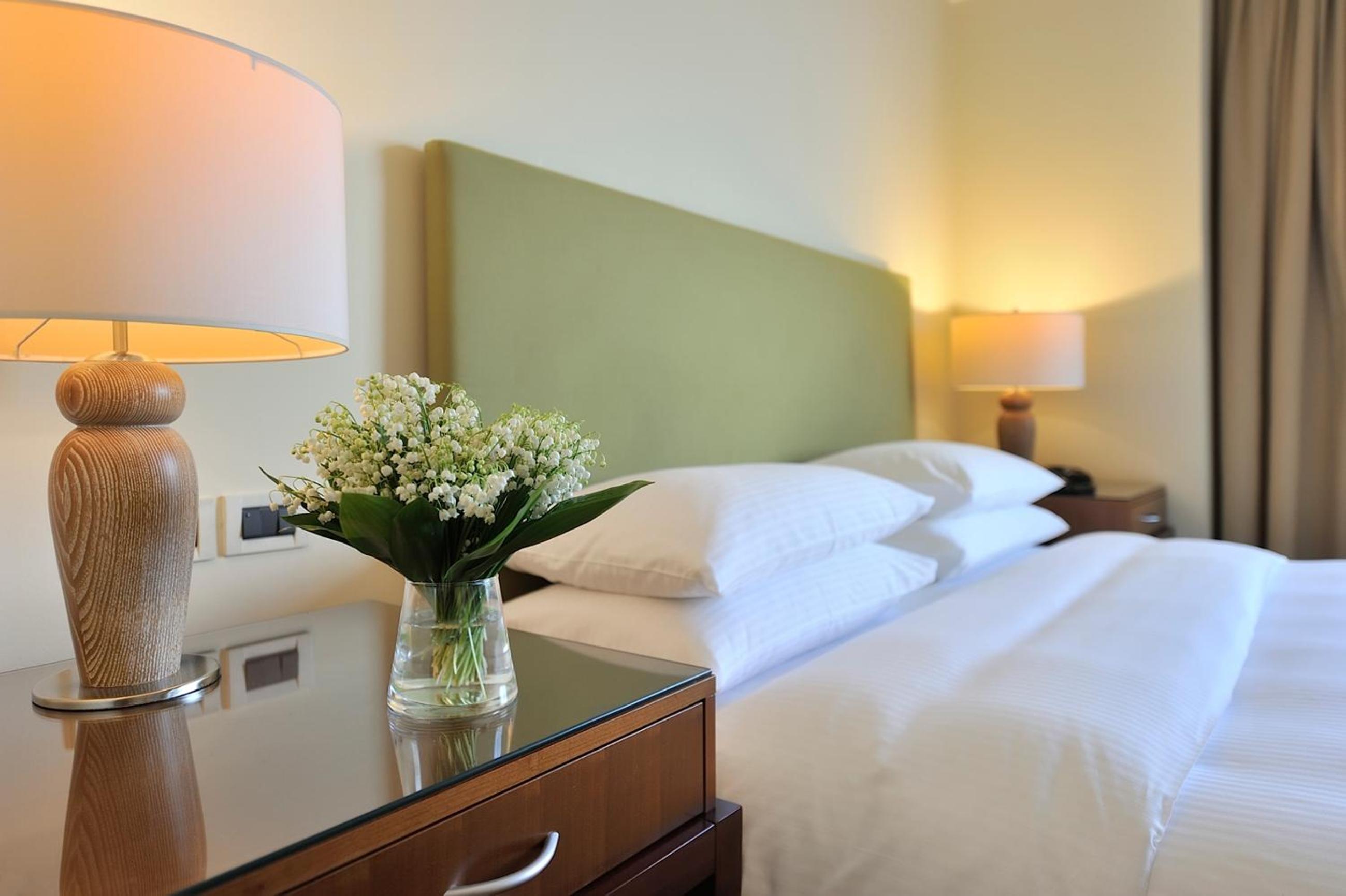 Deluxe King Room - Photo 3