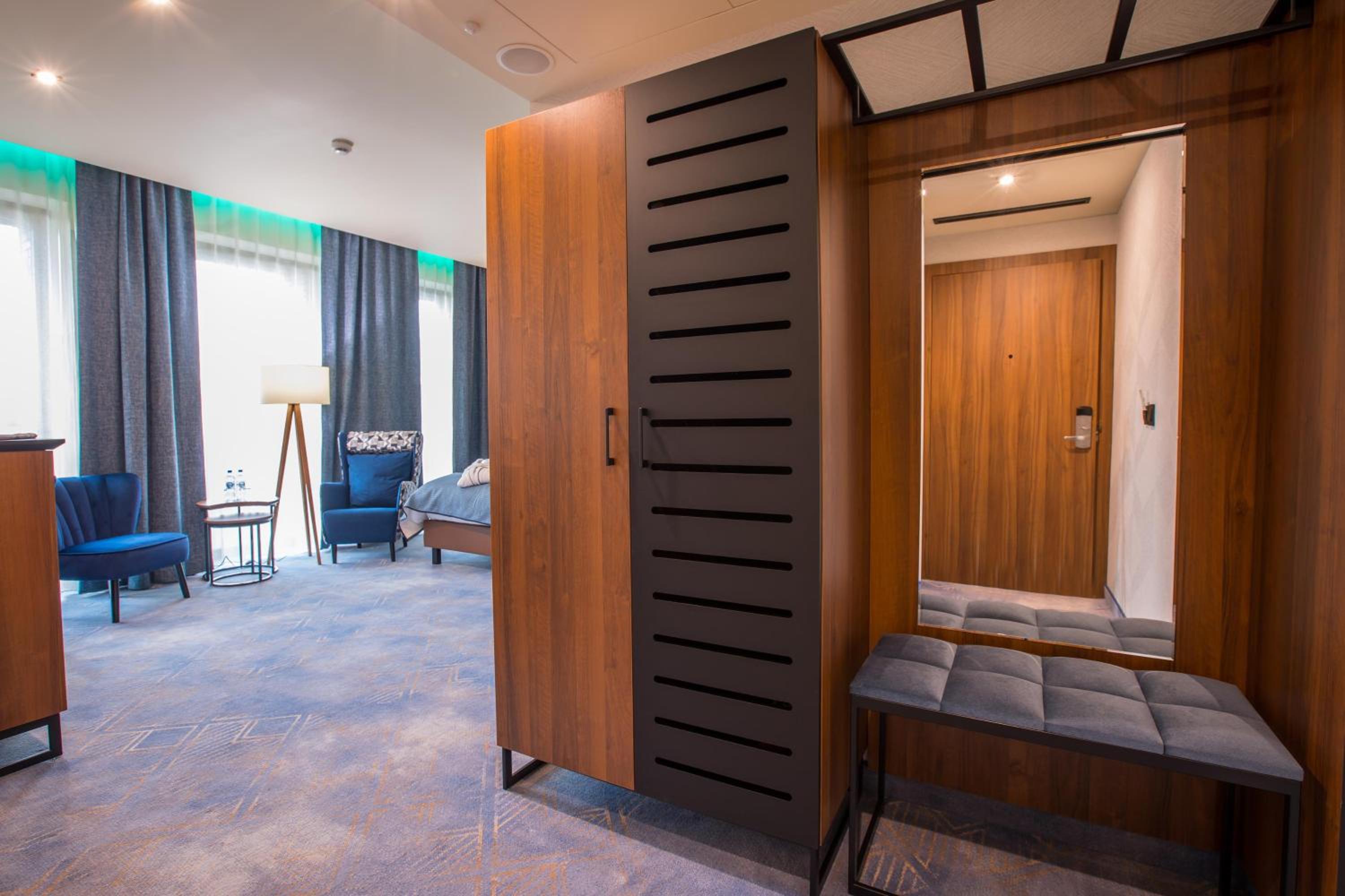 Deluxe Double or Twin Room - Photo 2