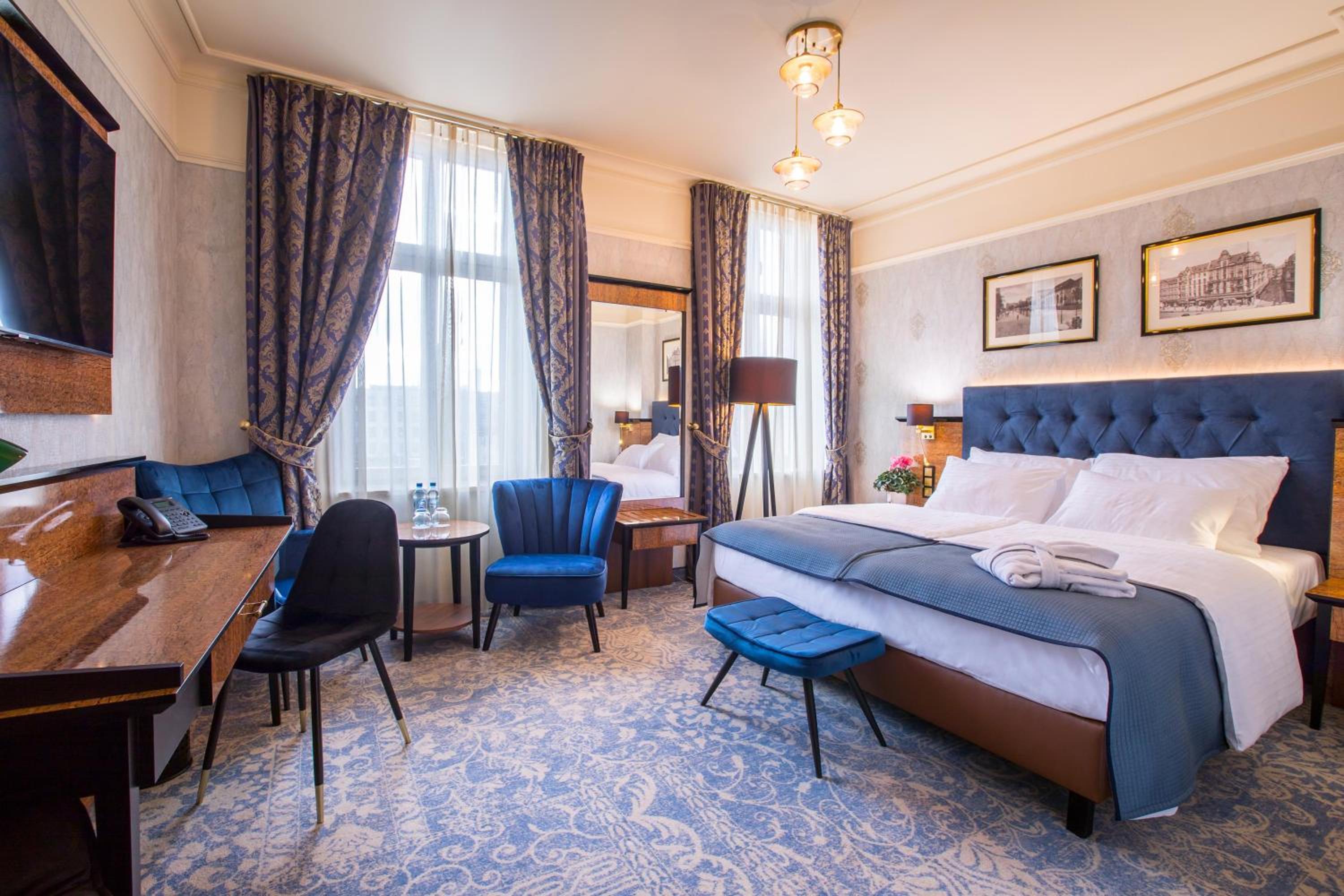 Deluxe Classic Double or Twin Room - Photo 1